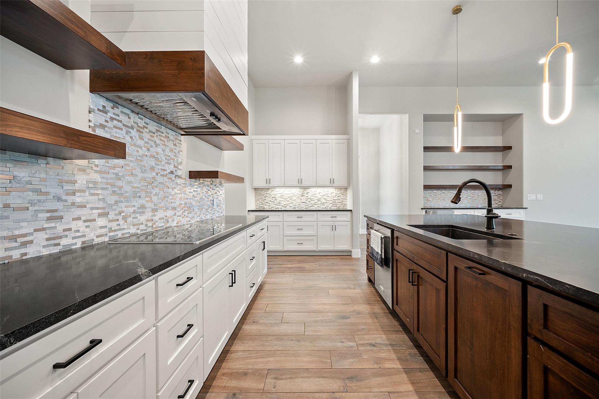 2508 Diagonal Dr, Horseshoe Bay, TX 78657