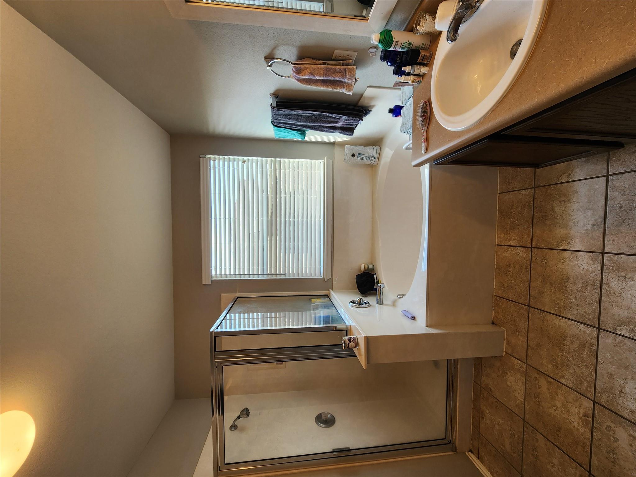 1034 W South St, Leander, TX 78641