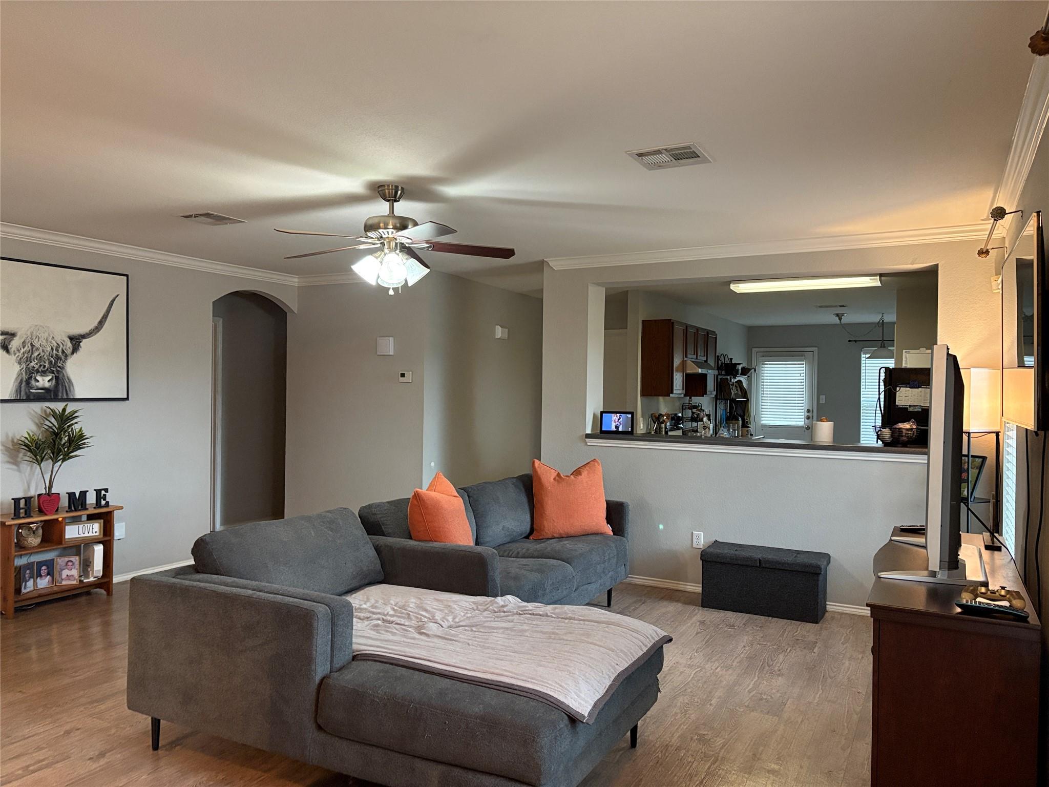 1034 W South St, Leander, TX 78641