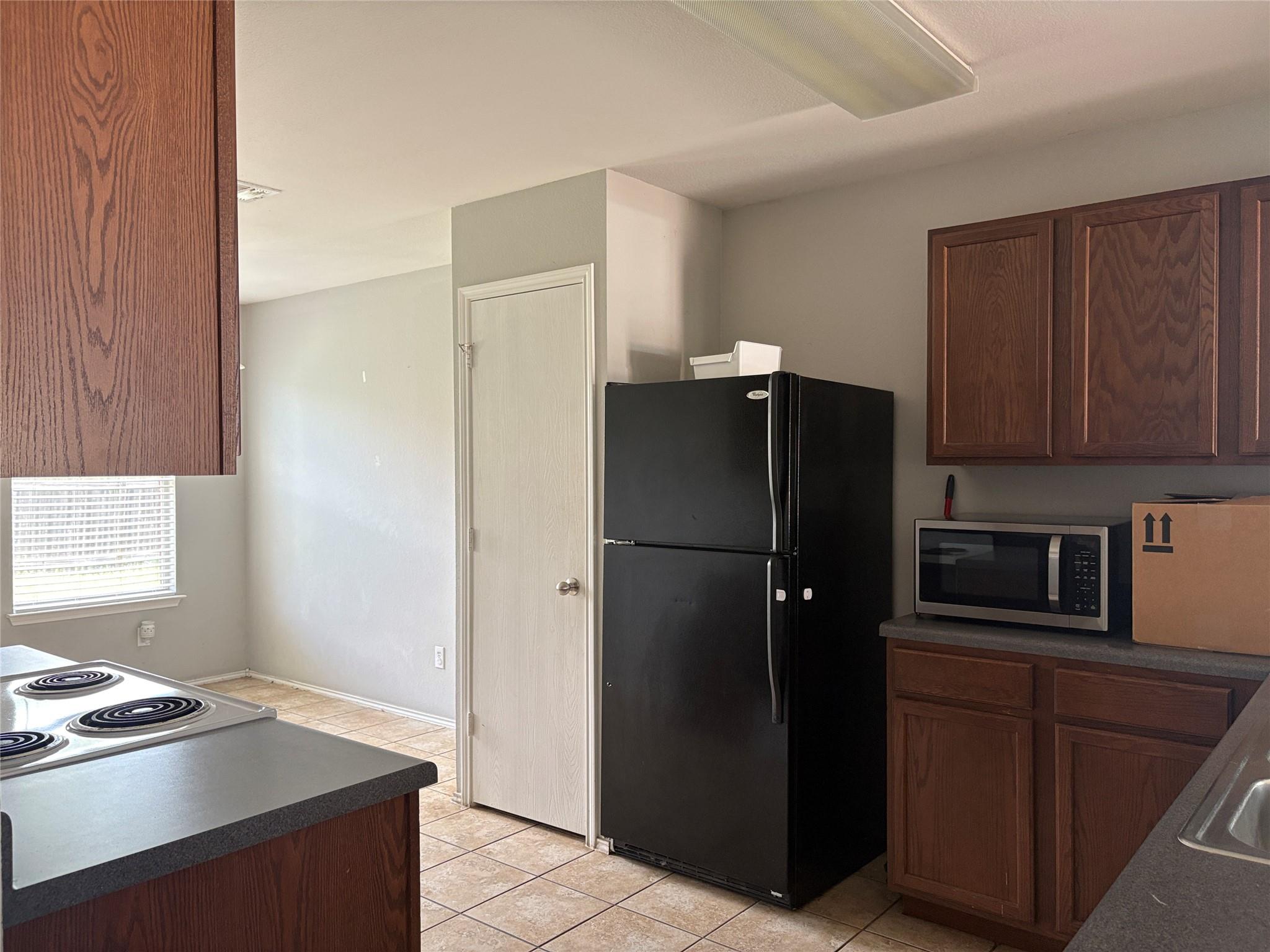 1034 W South St, Leander, TX 78641