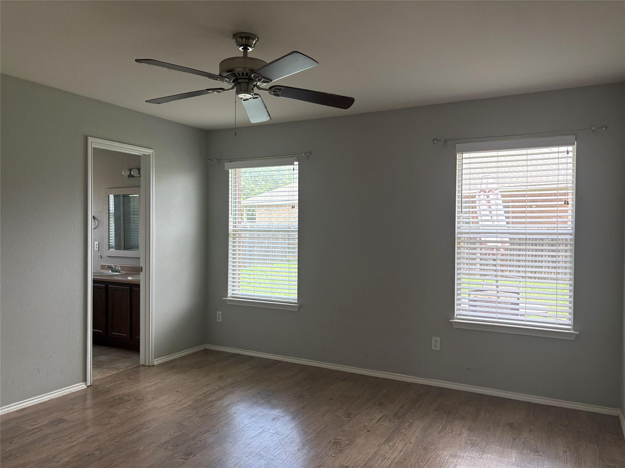 1034 W South St, Leander, TX 78641