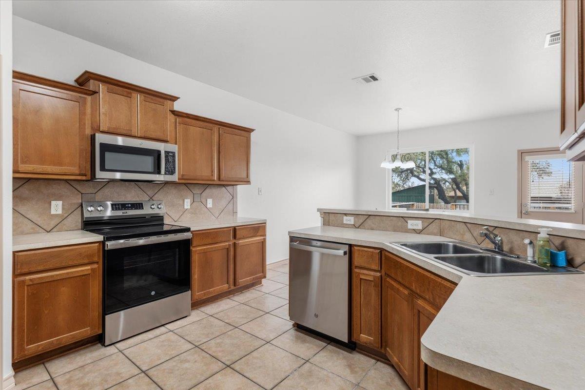 119 E Wildflower Blvd, Marble Falls, TX 78654