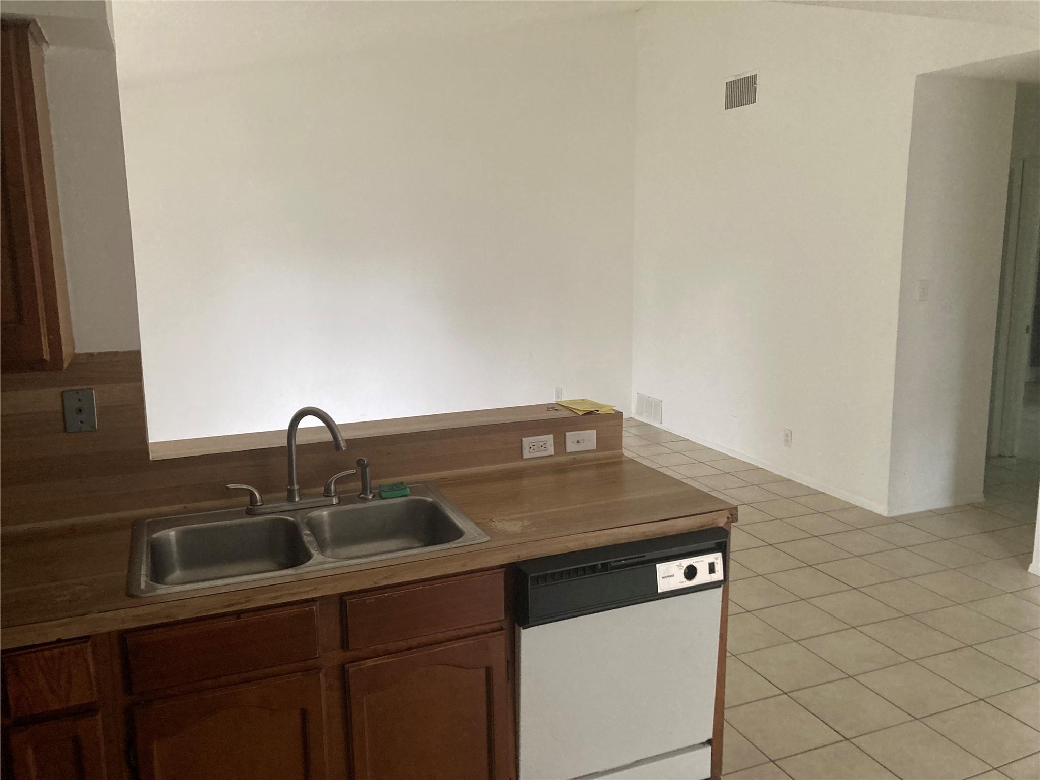 1209 Dobie Dr, Austin, TX 78753