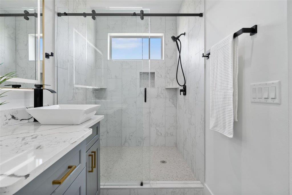 501 E Burton St, Manor, TX 78653