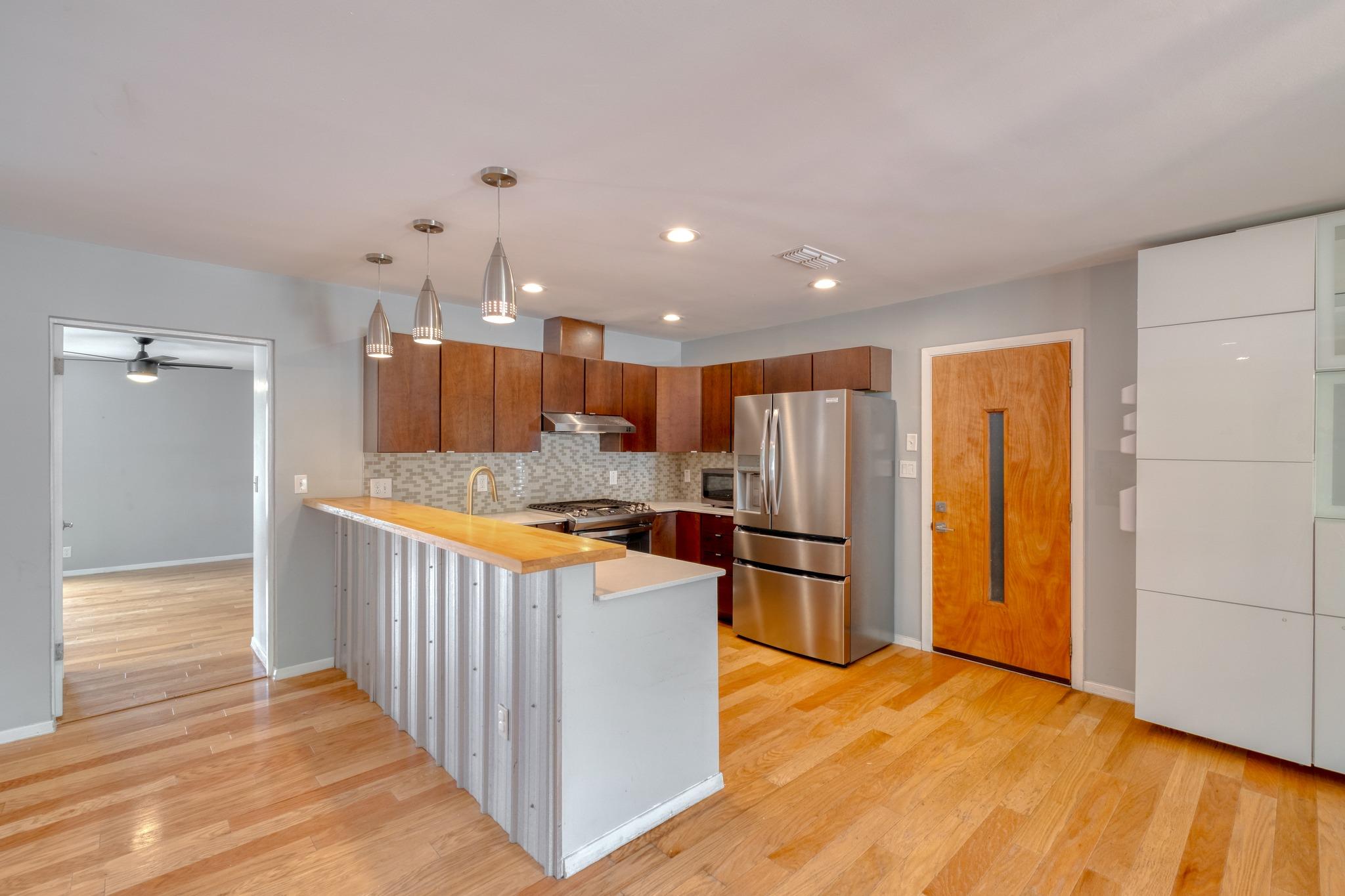 1413 Berkshire Dr, Austin, TX 78723