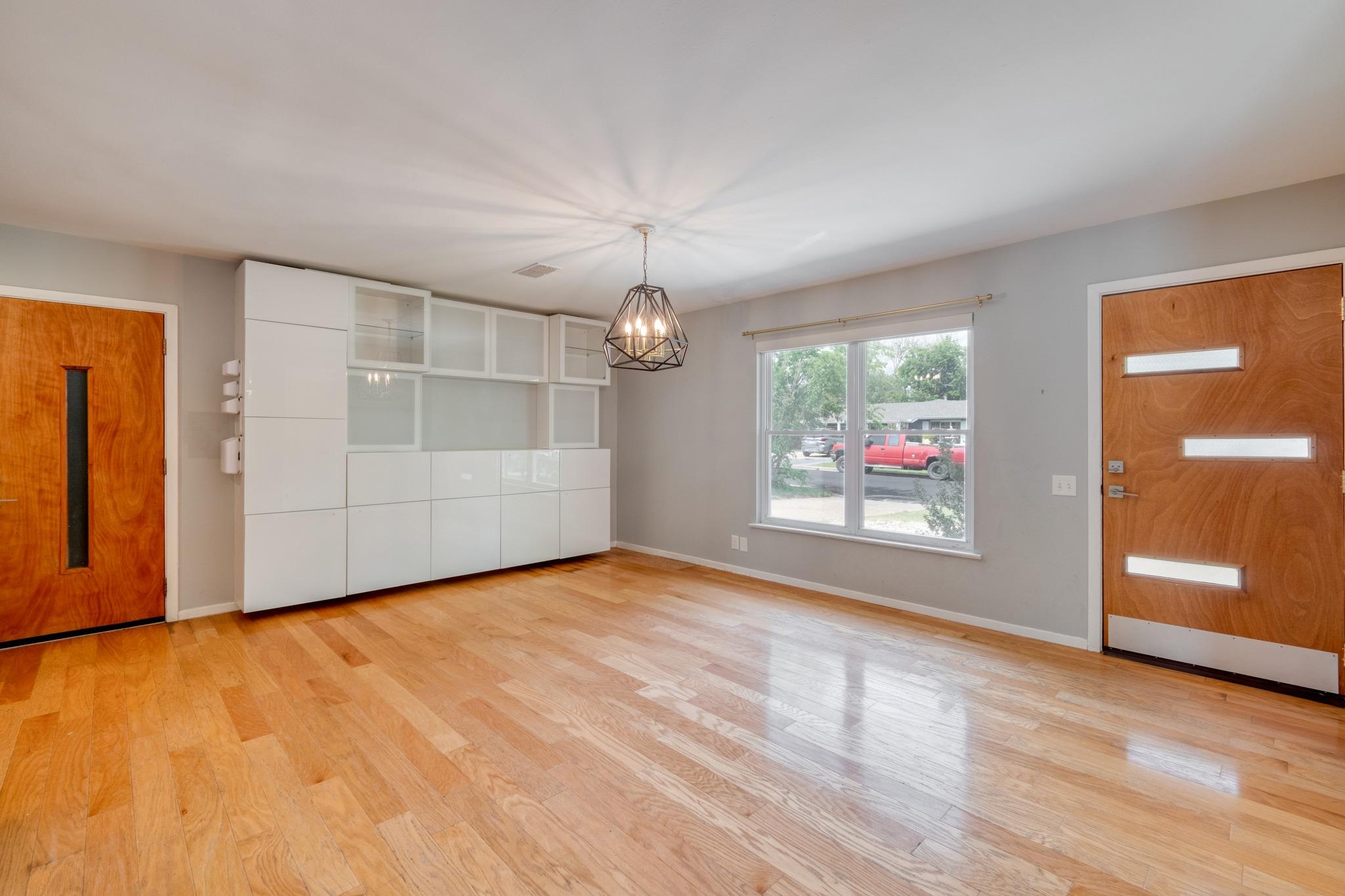 1413 Berkshire Dr, Austin, TX 78723