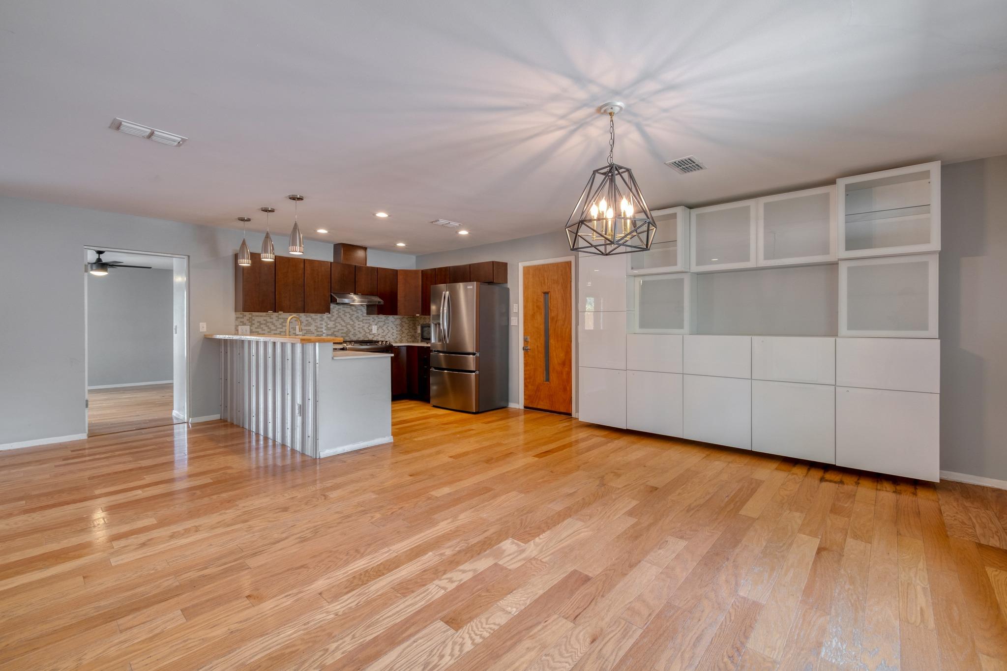 1413 Berkshire Dr, Austin, TX 78723