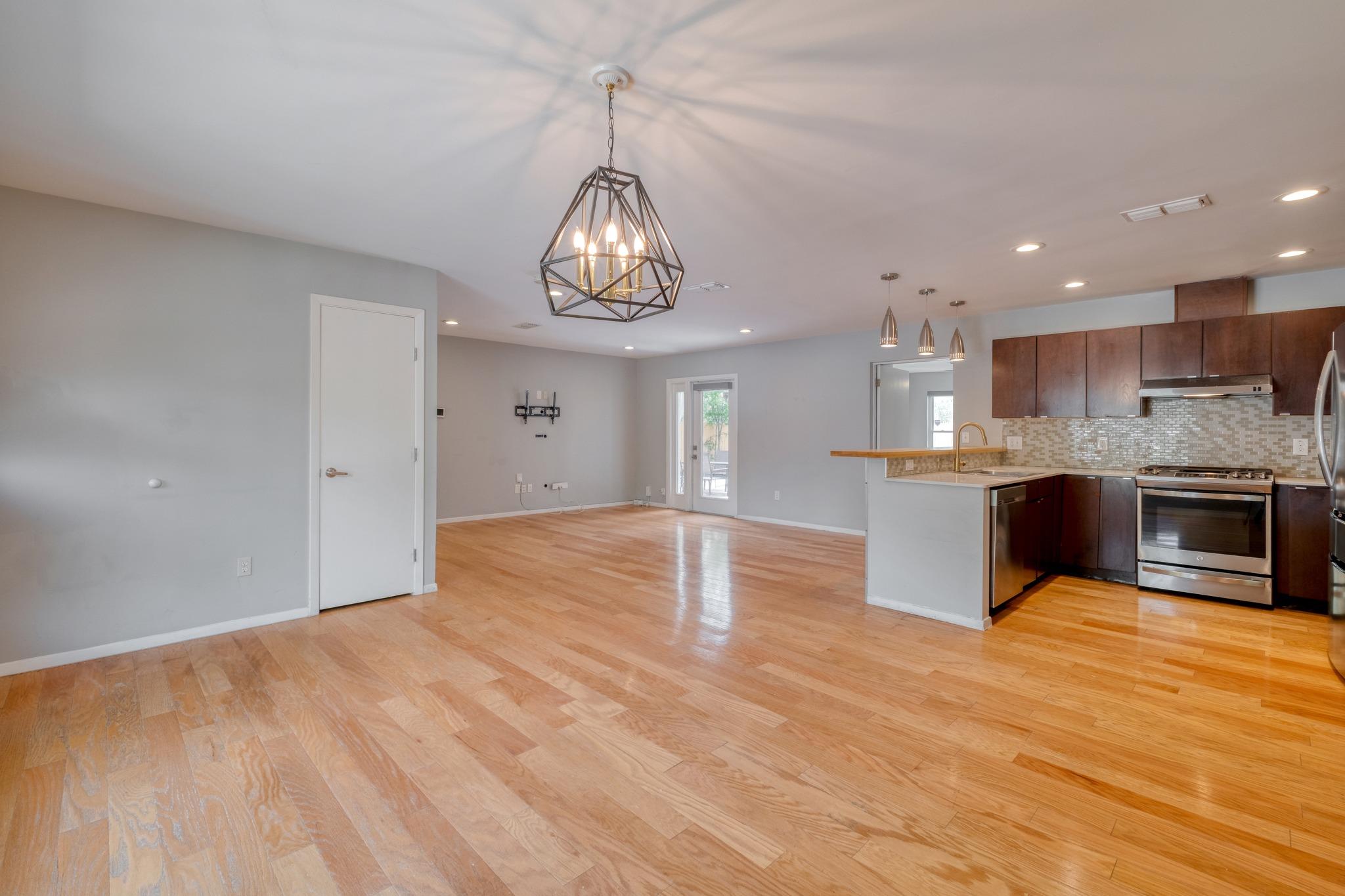 1413 Berkshire Dr, Austin, TX 78723