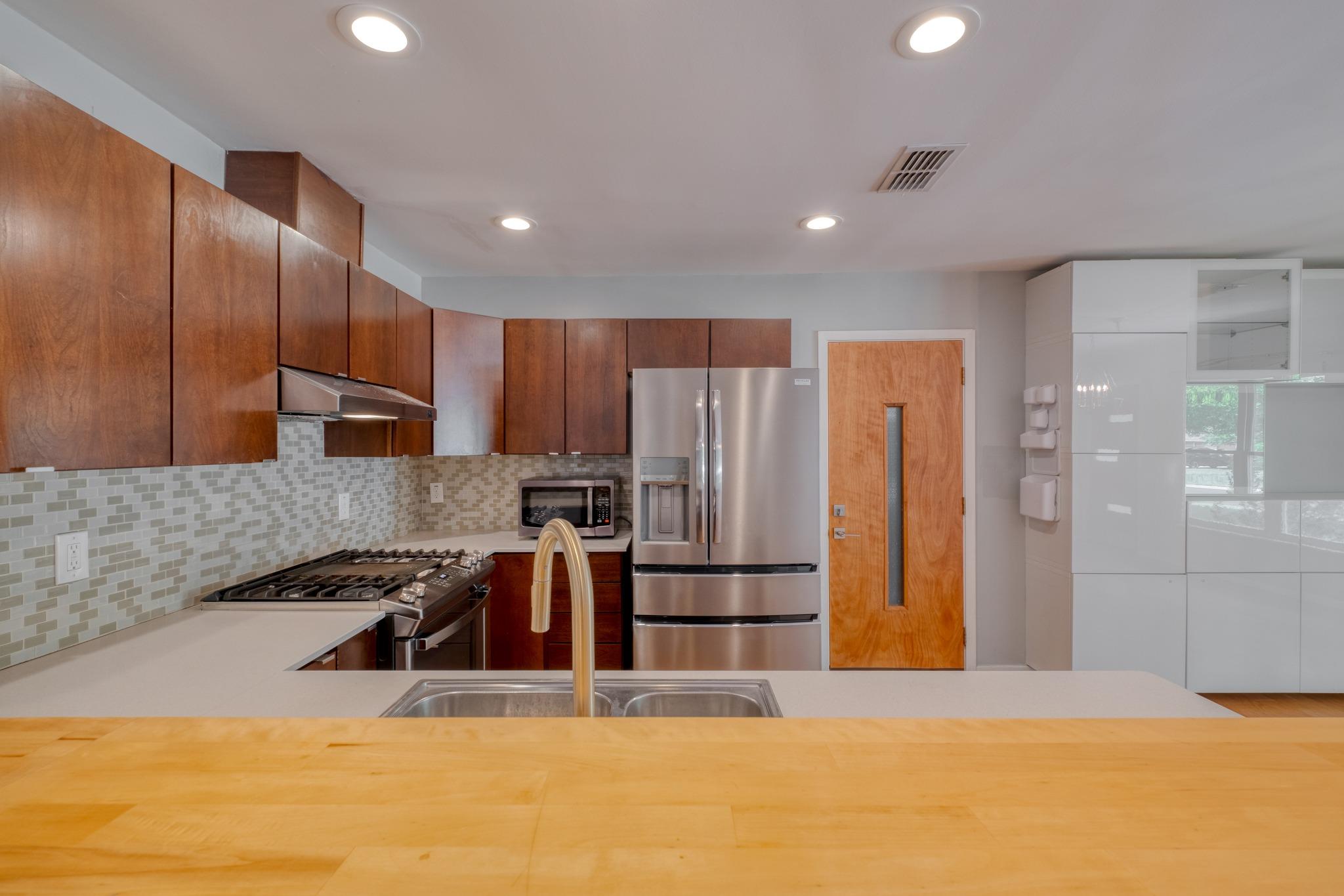 1413 Berkshire Dr, Austin, TX 78723