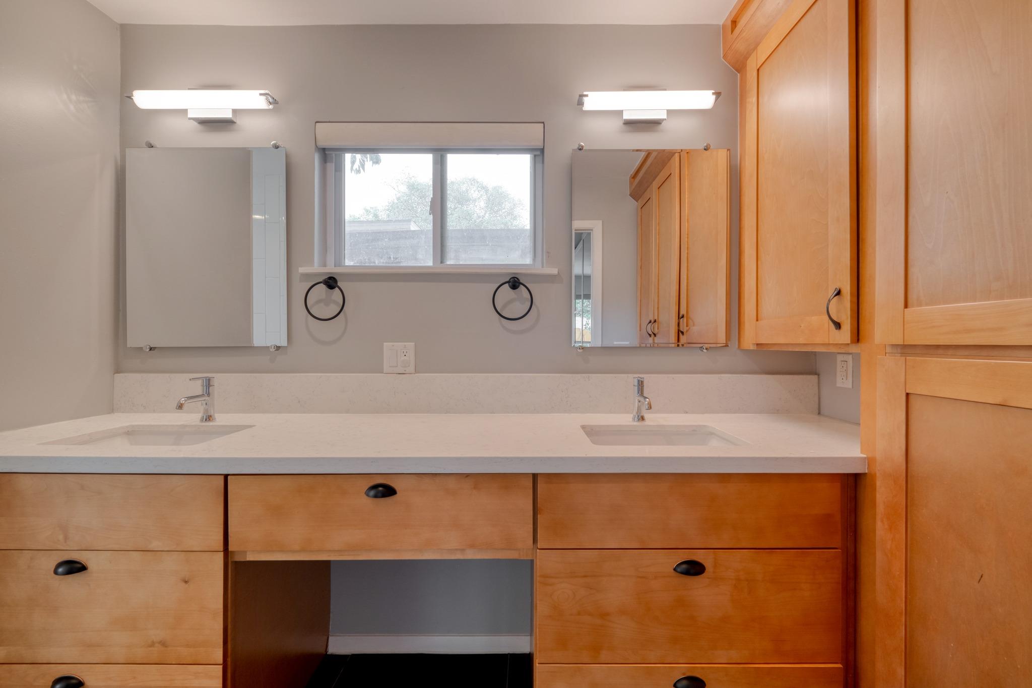 1413 Berkshire Dr, Austin, TX 78723