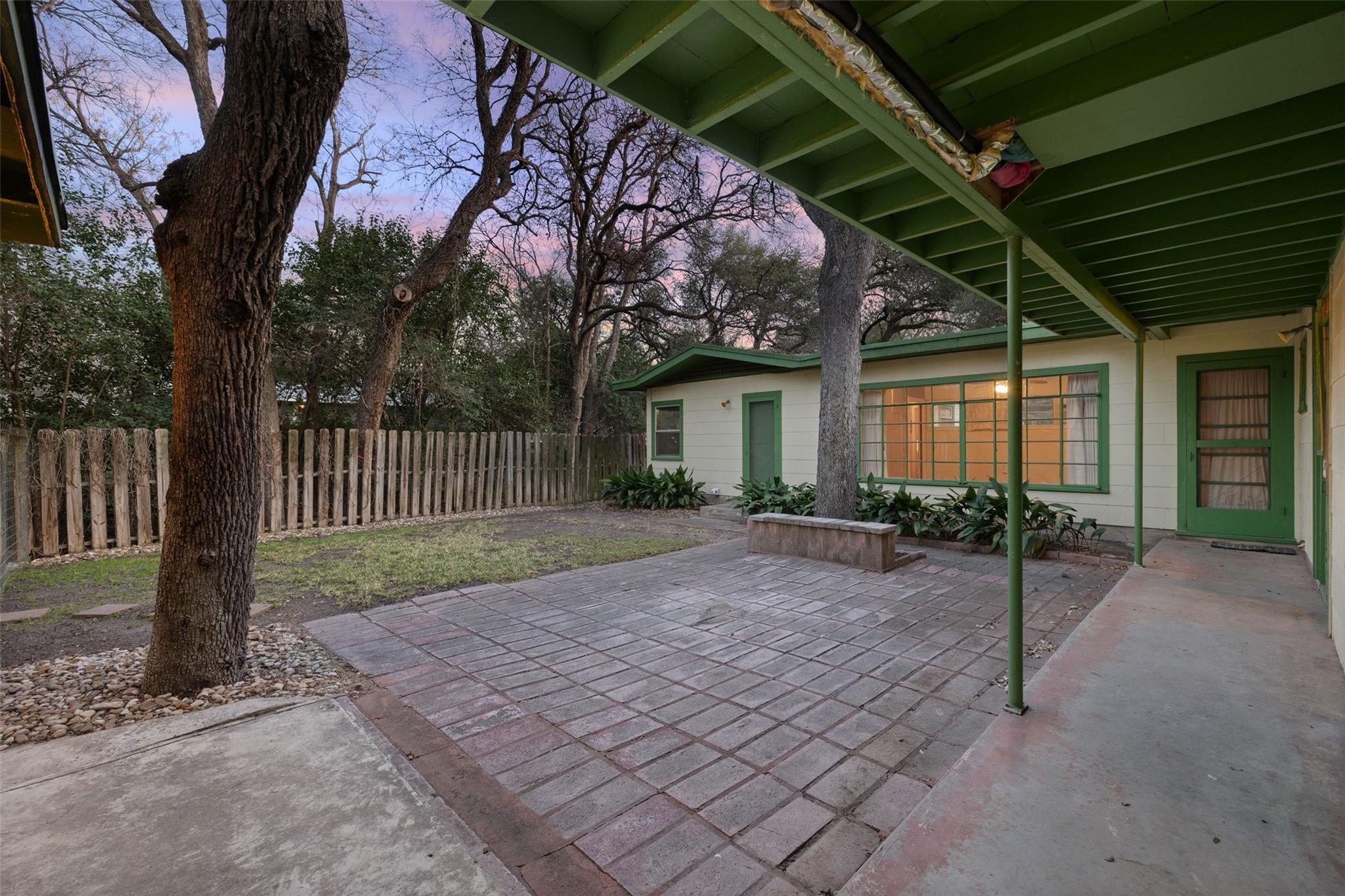 2004 Griswold Ln, Austin, TX 78703