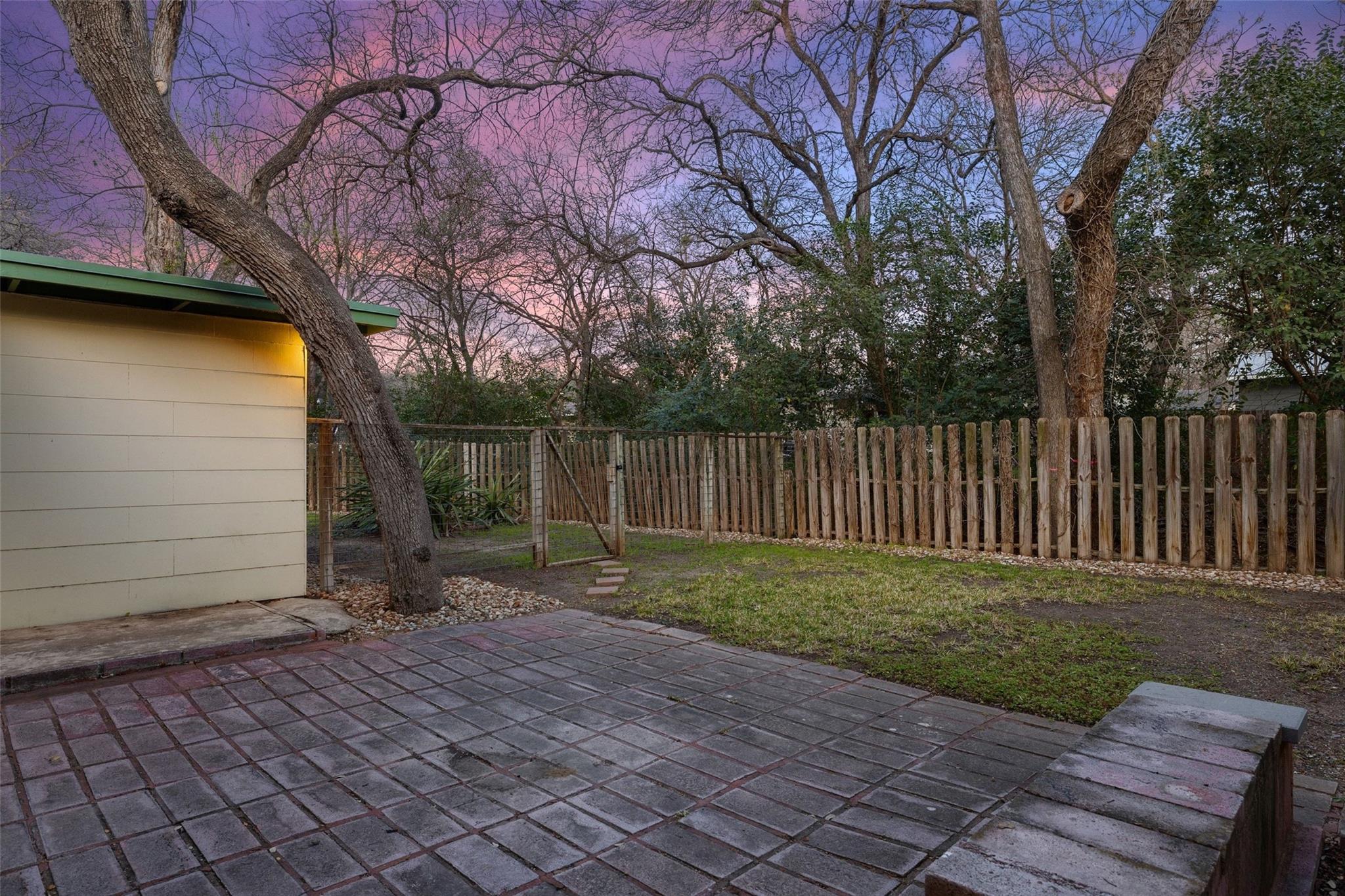 2004 Griswold Ln, Austin, TX 78703