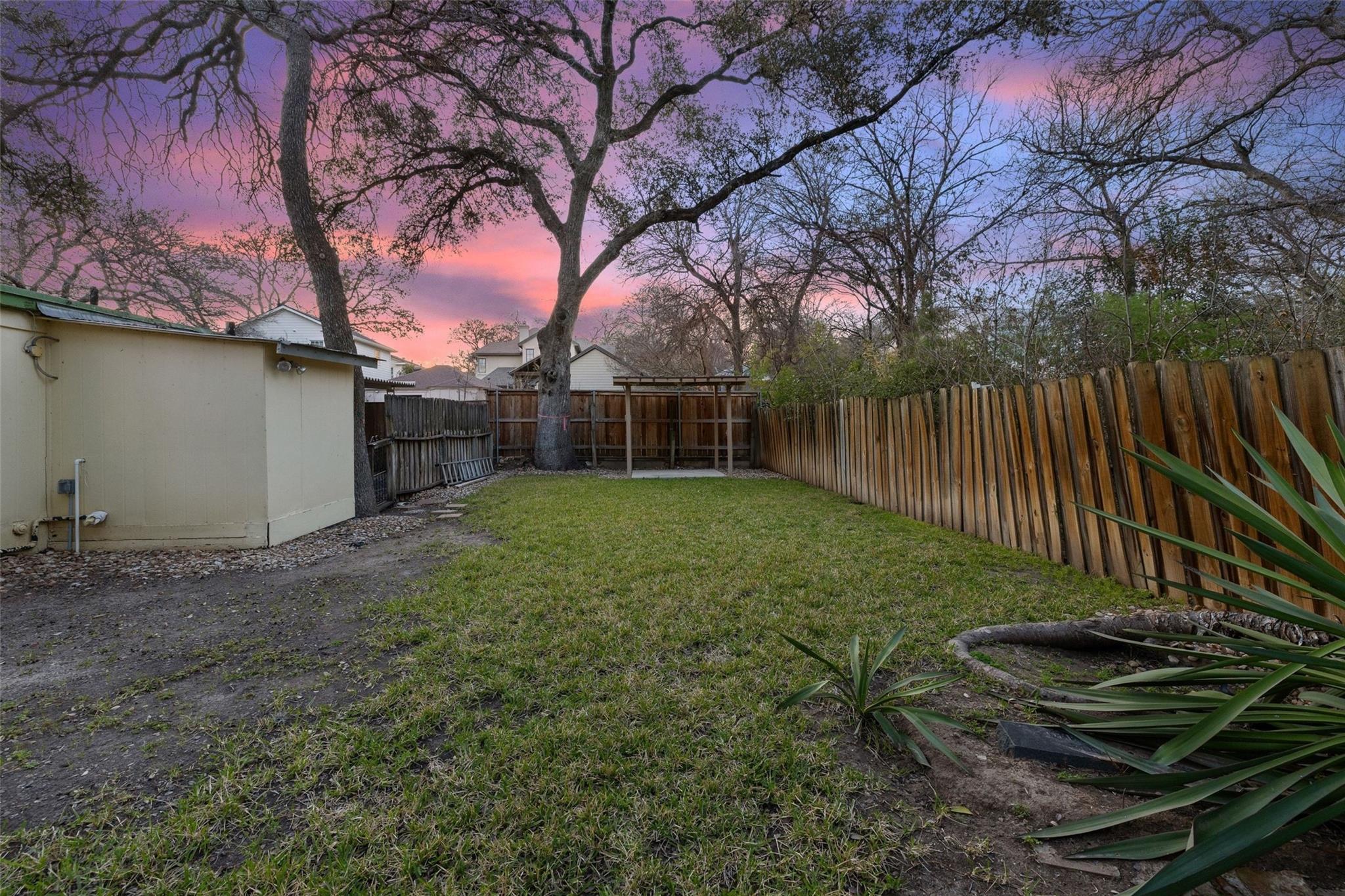 2004 Griswold Ln, Austin, TX 78703