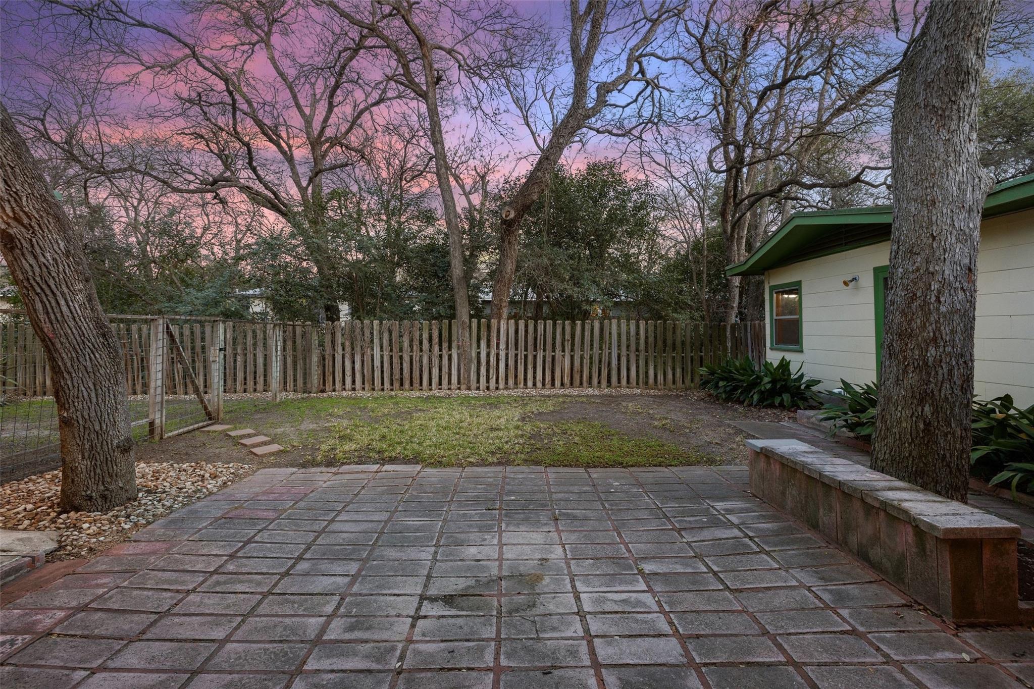 2004 Griswold Ln, Austin, TX 78703