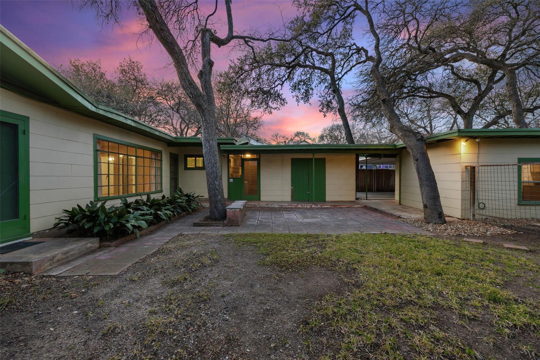 2004 Griswold Ln, Austin, TX 78703