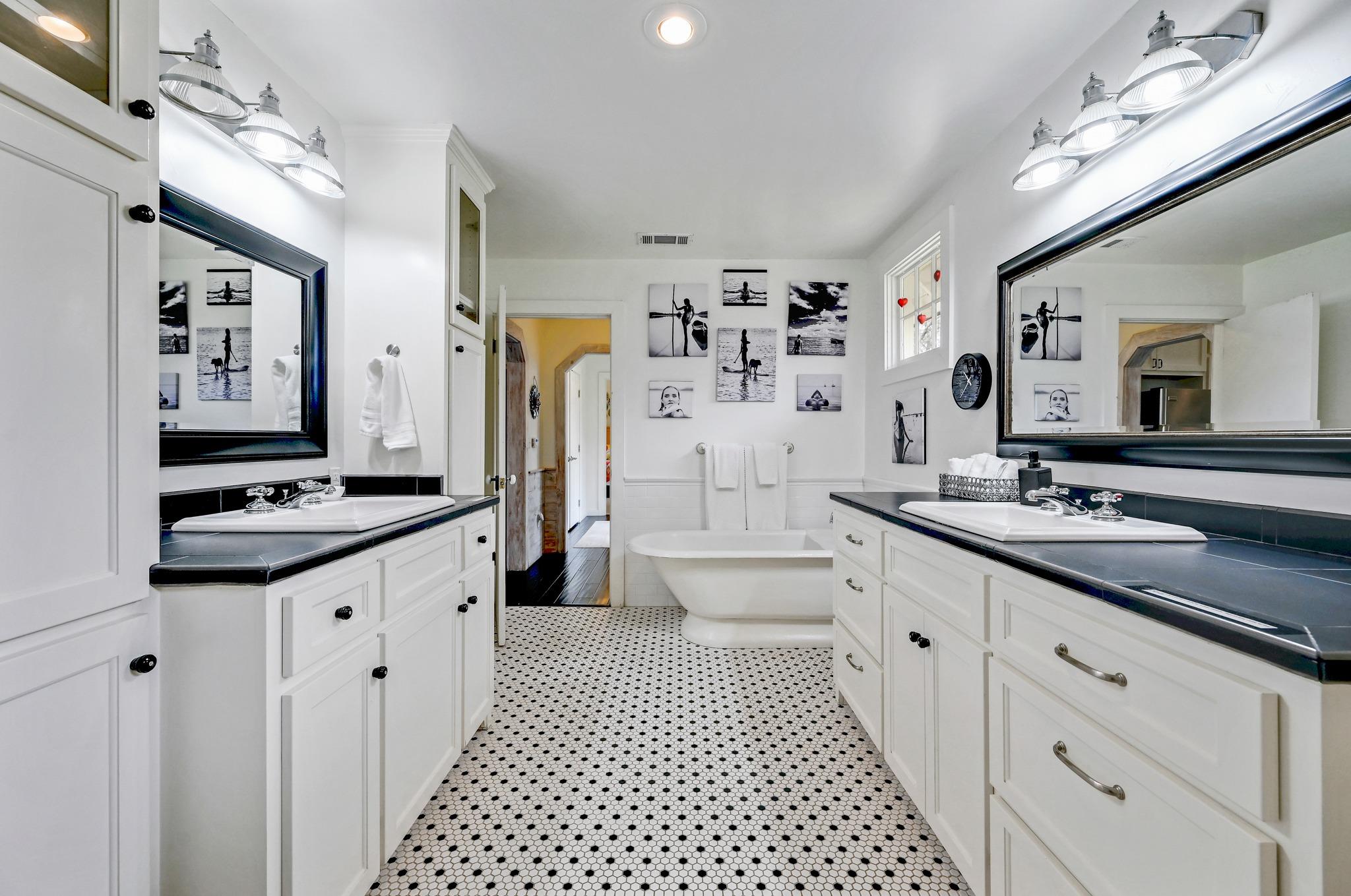 300 Mill Race Ln # 8, Wimberley, TX 78676