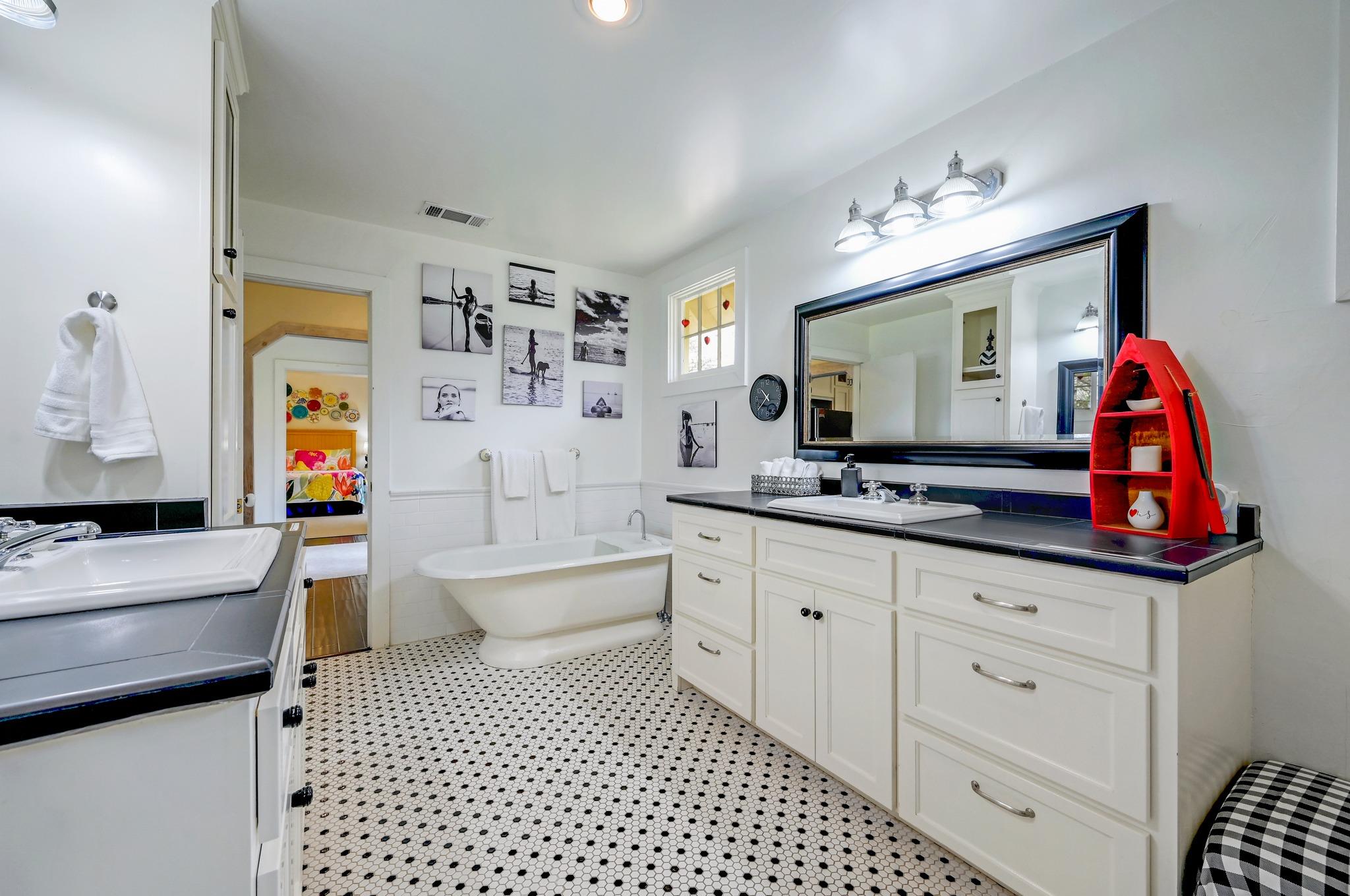 300 Mill Race Ln # 8, Wimberley, TX 78676