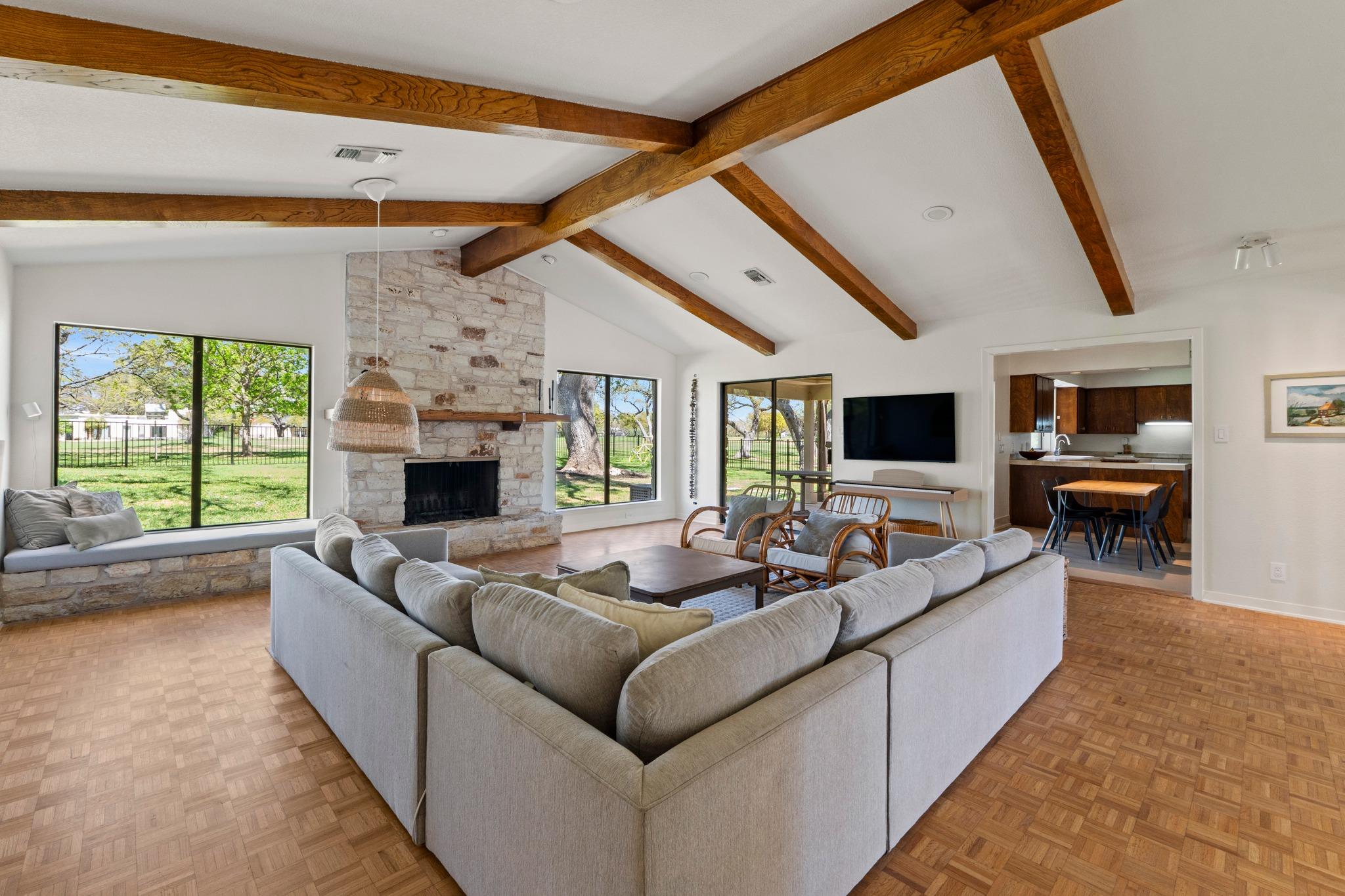 901 Vanguard St, Lakeway, TX 78734