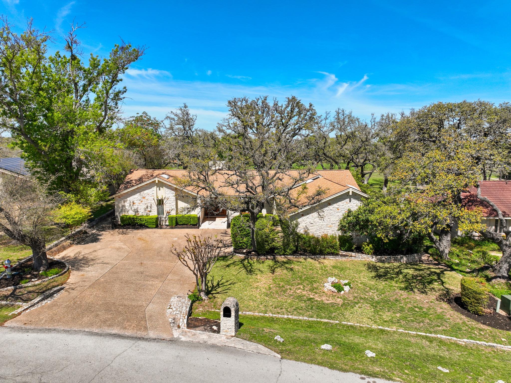 901 Vanguard St, Lakeway, TX 78734