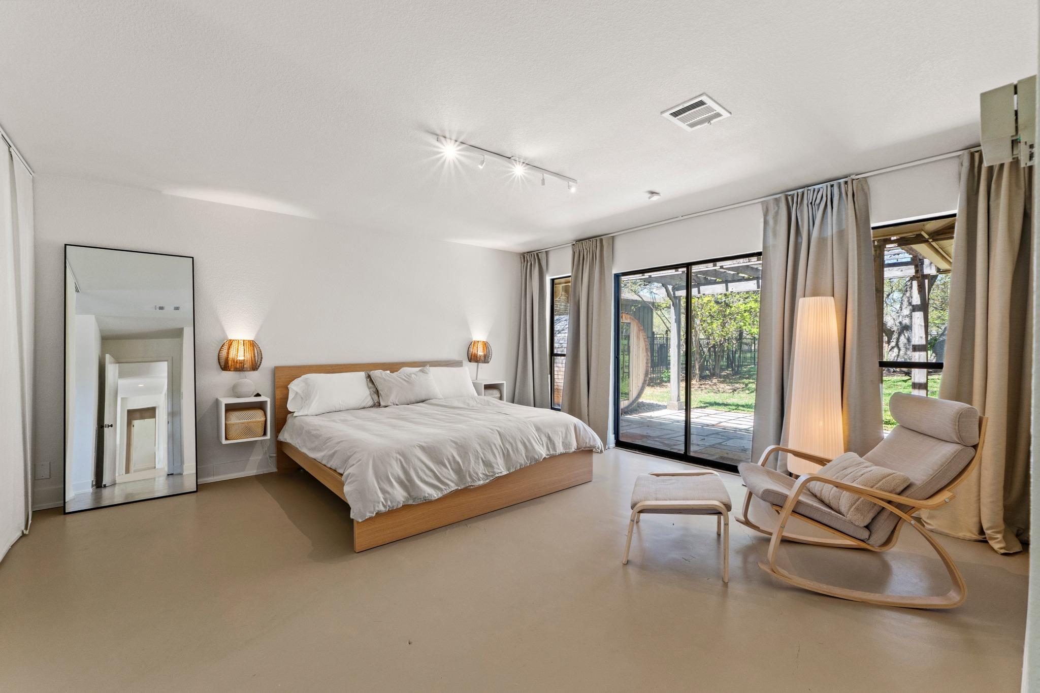 901 Vanguard St, Lakeway, TX 78734