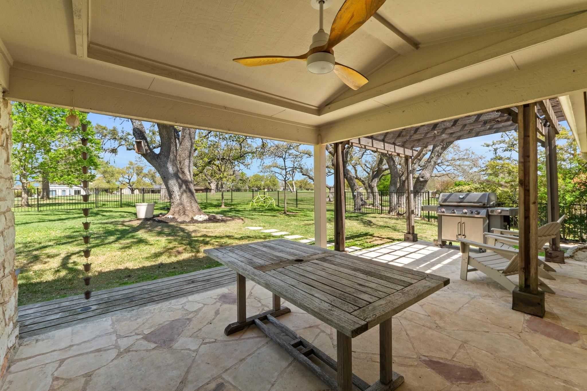 901 Vanguard St, Lakeway, TX 78734