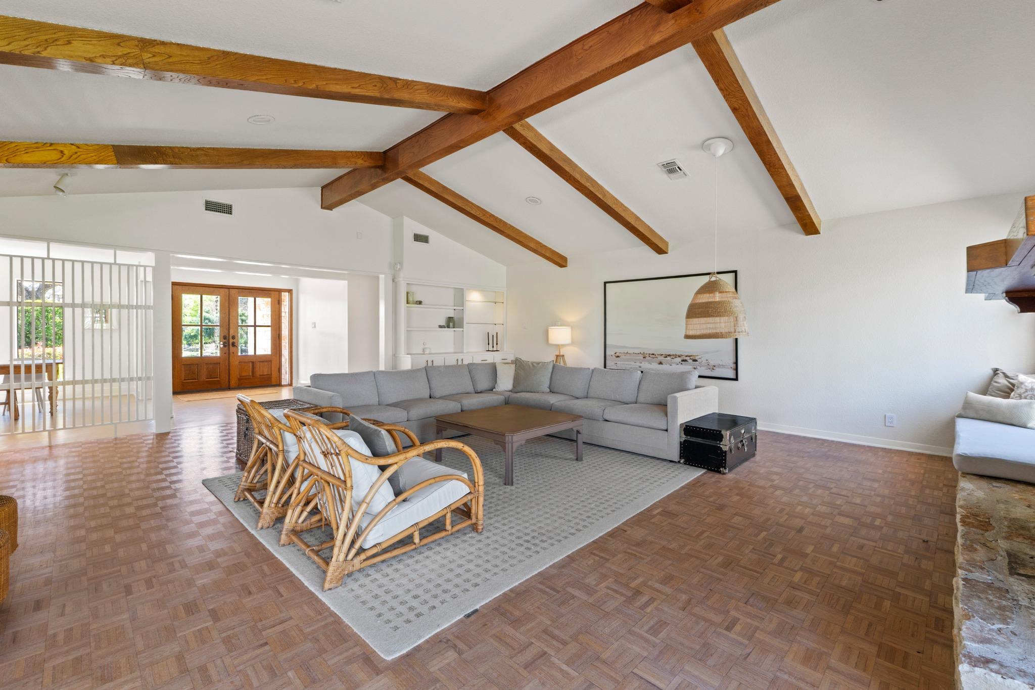 901 Vanguard St, Lakeway, TX 78734