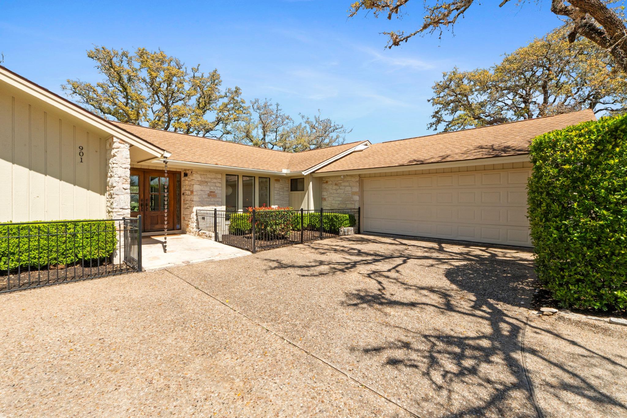 901 Vanguard St, Lakeway, TX 78734