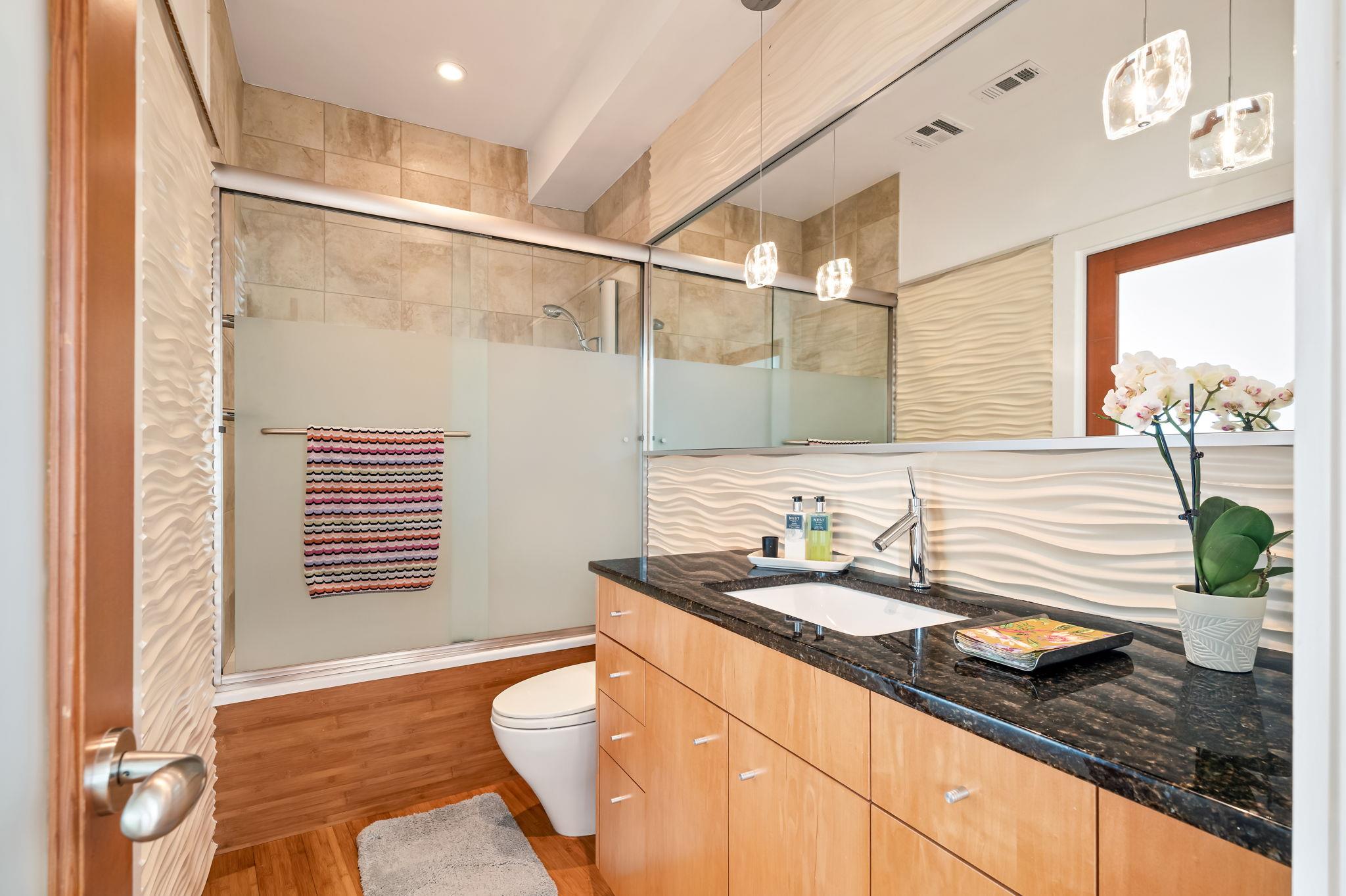 1700 Ravey St # A, Austin, TX 78704