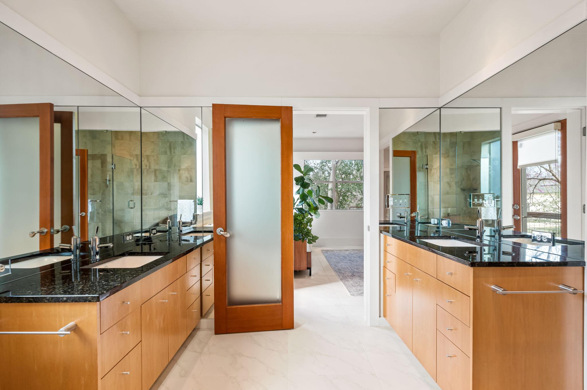 1700 Ravey St # A, Austin, TX 78704