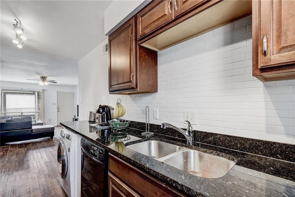 2200 San Gabriel St # 105, Austin, TX 78705