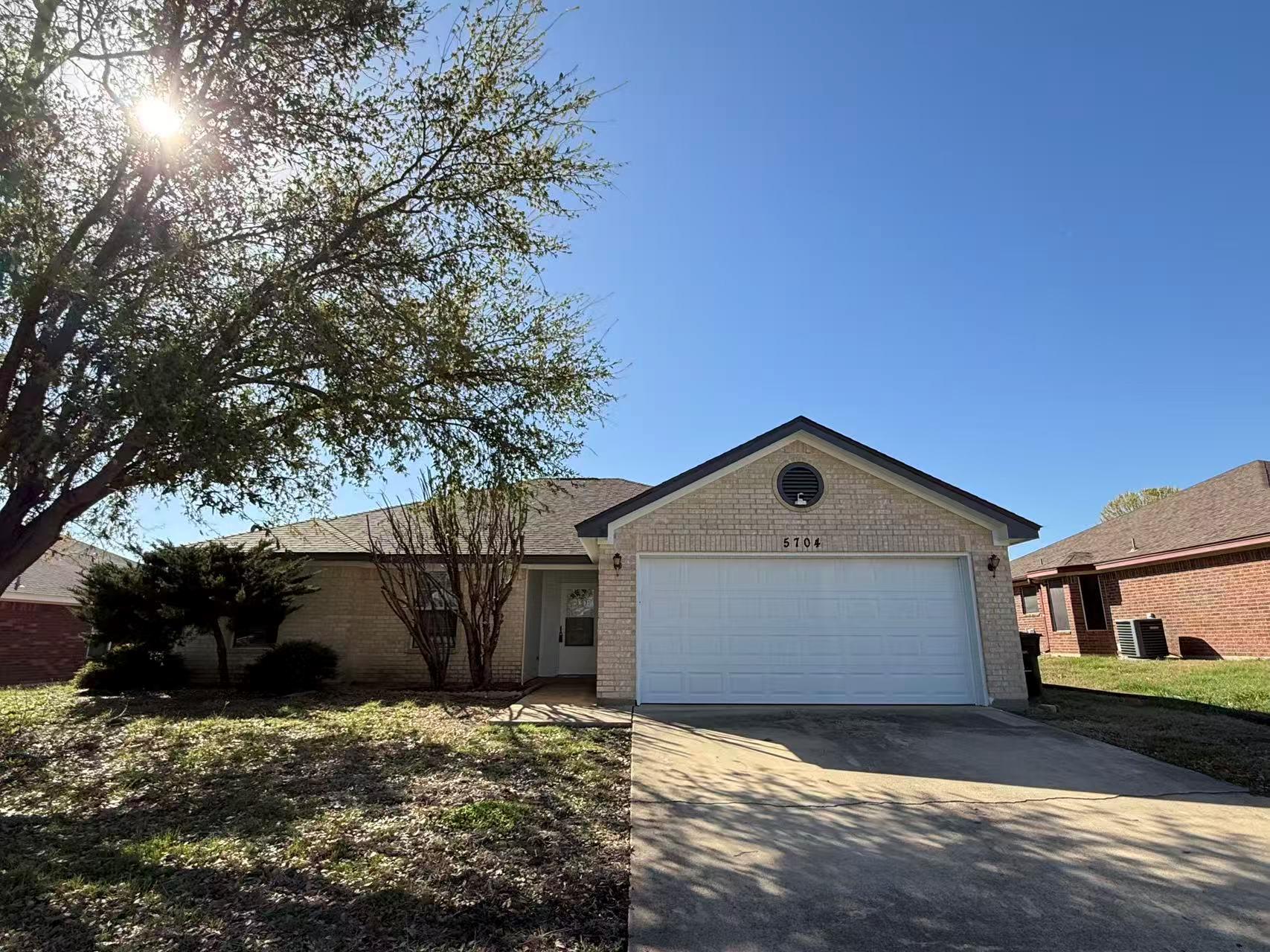 5704 Golden Dr, Killeen, TX 76542