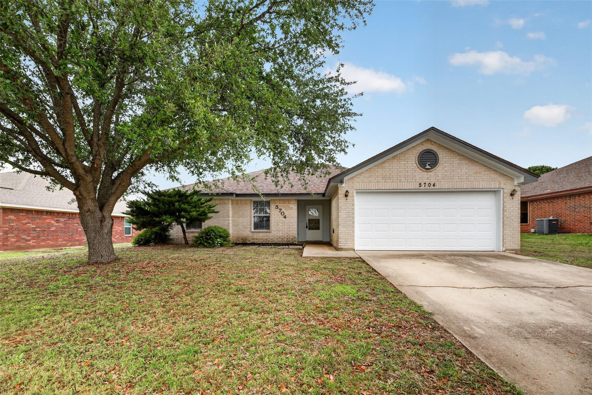5704 Golden Dr, Killeen, TX 76542