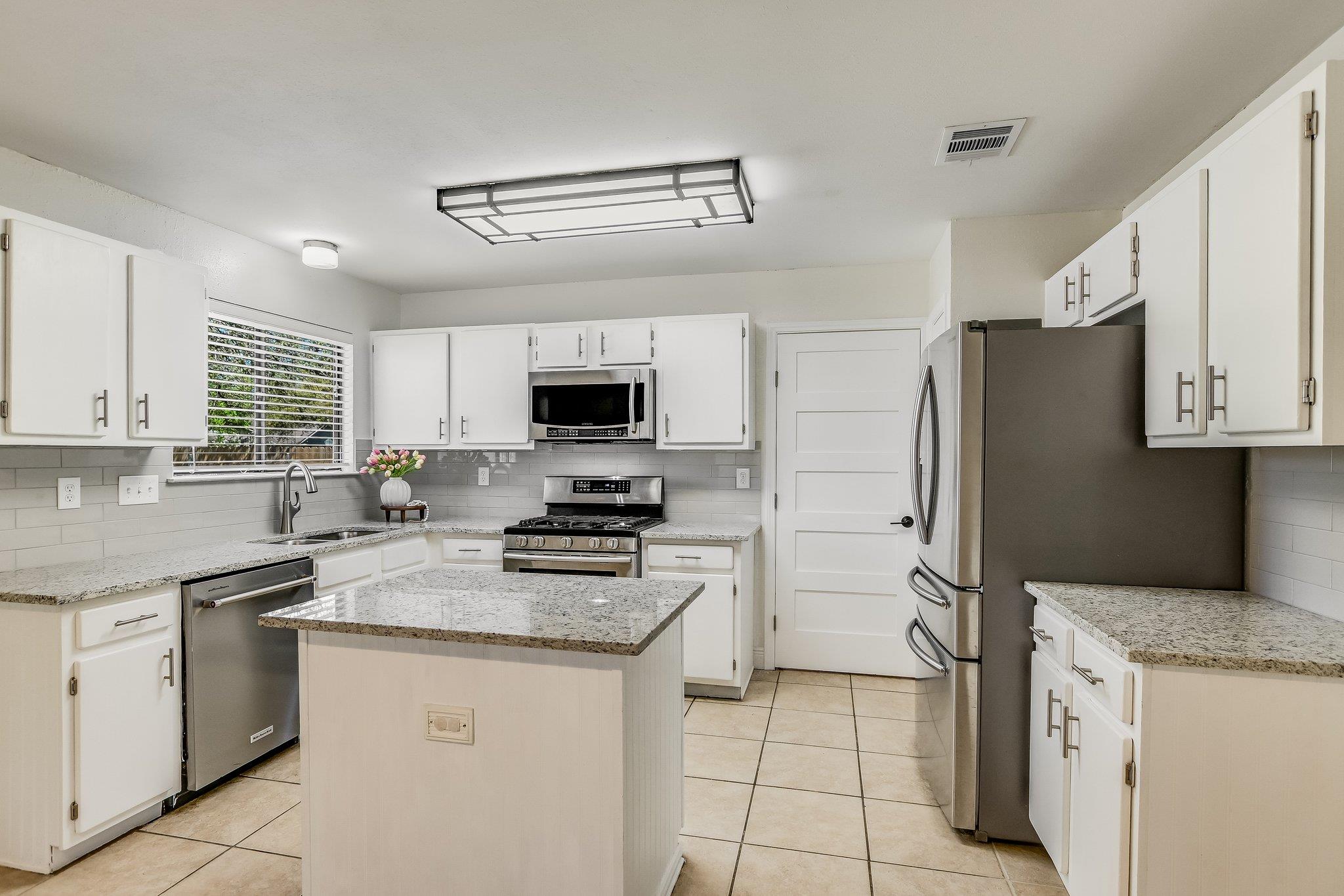 2606 W Messick Loop, Round Rock, TX 78681