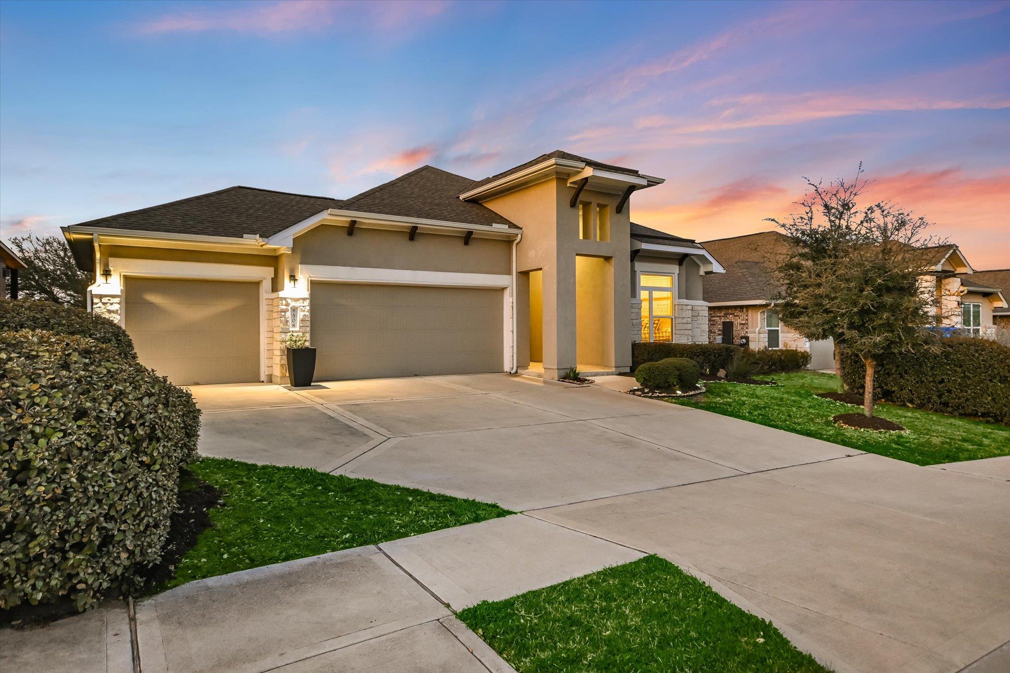 508 Peakside Cir, Dripping Springs, TX 78620