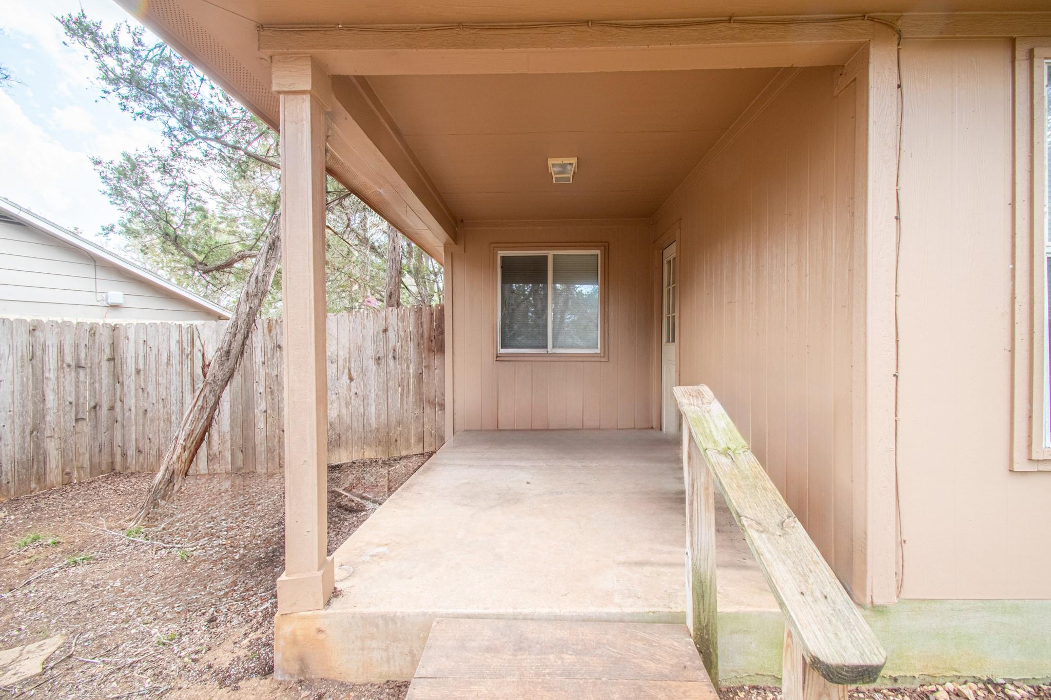 10 Green Glade Ct, Wimberley, TX 78676