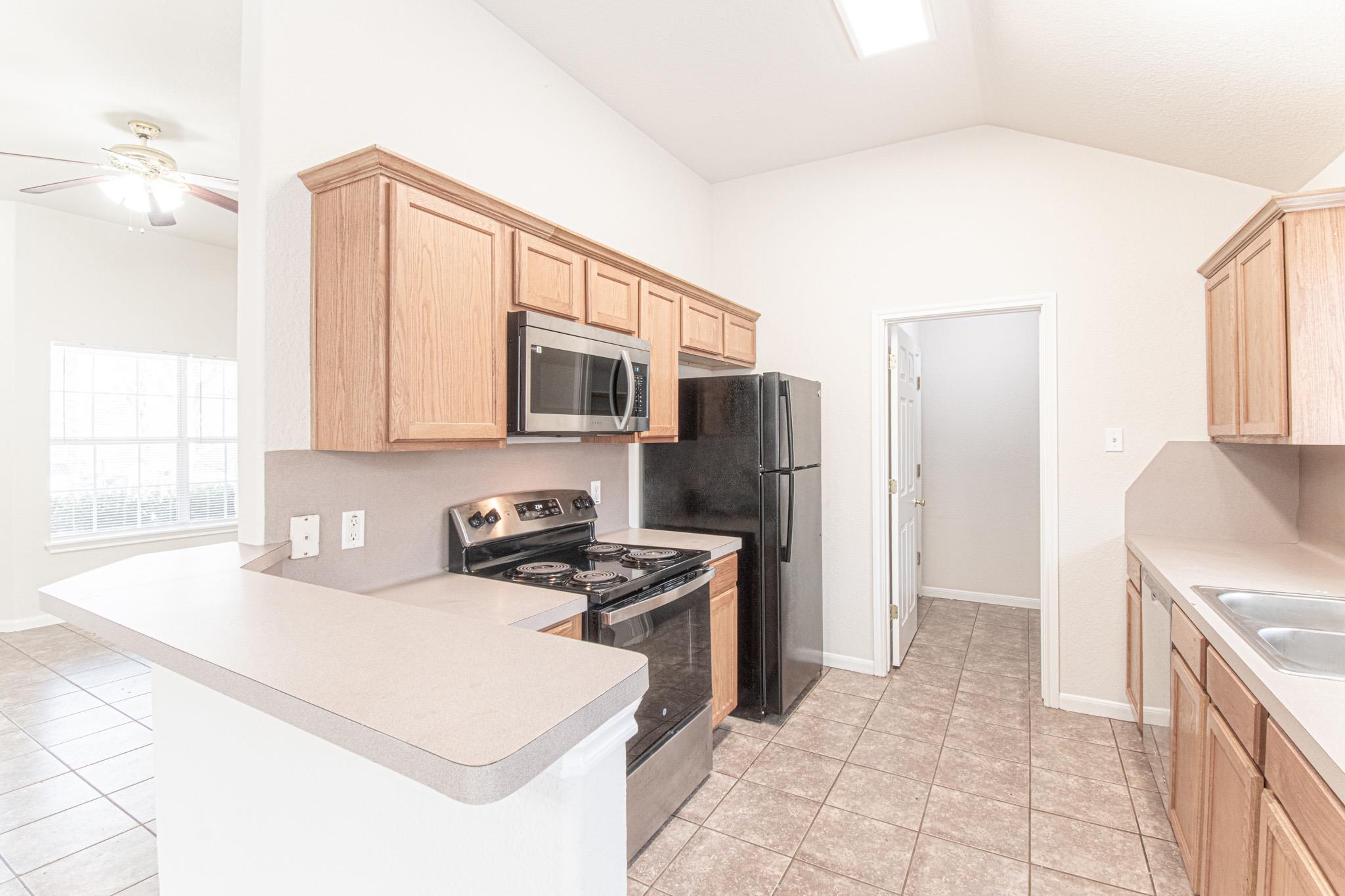 10 Green Glade Ct, Wimberley, TX 78676