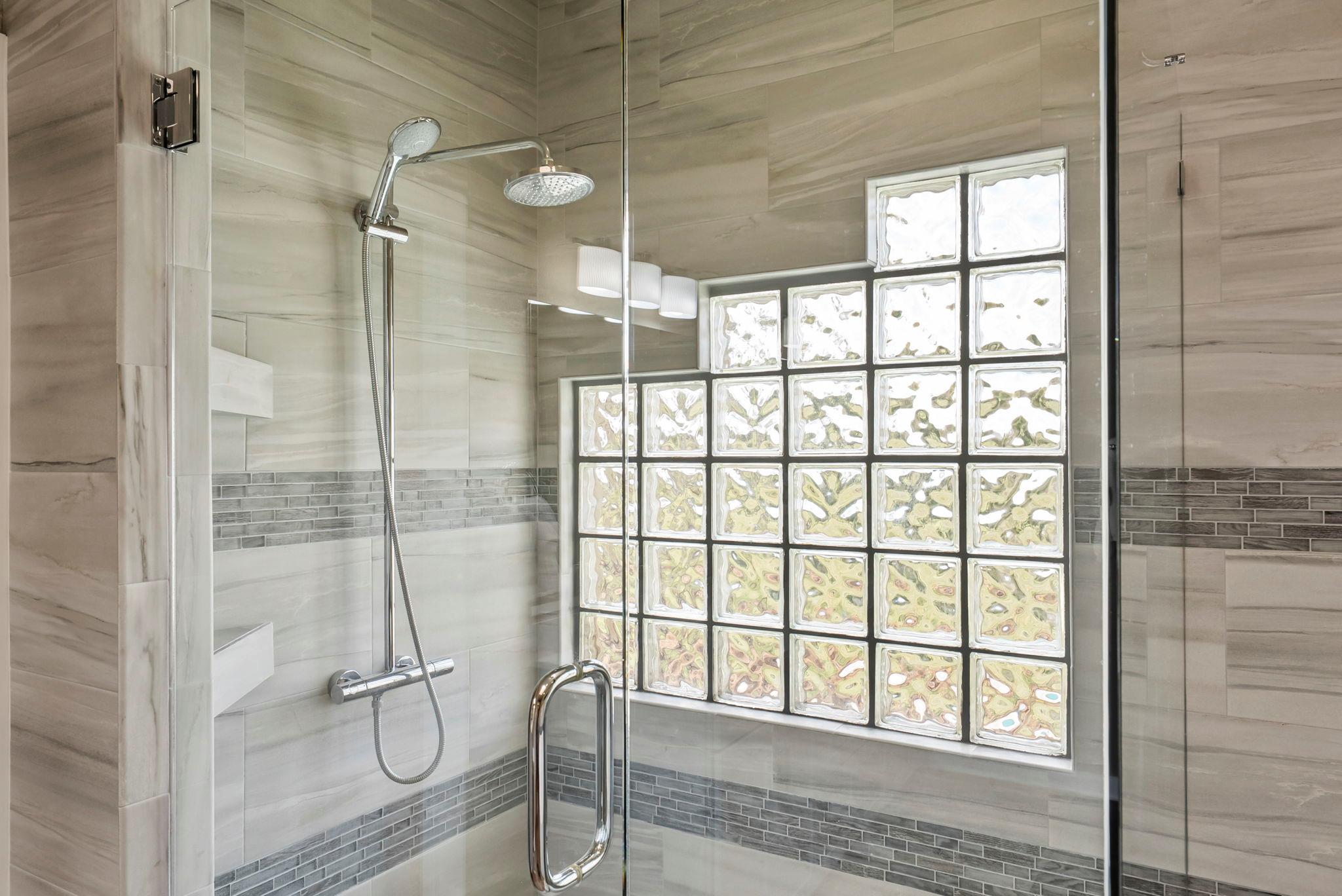 106 Long Mtn, Horseshoe Bay, TX 78657