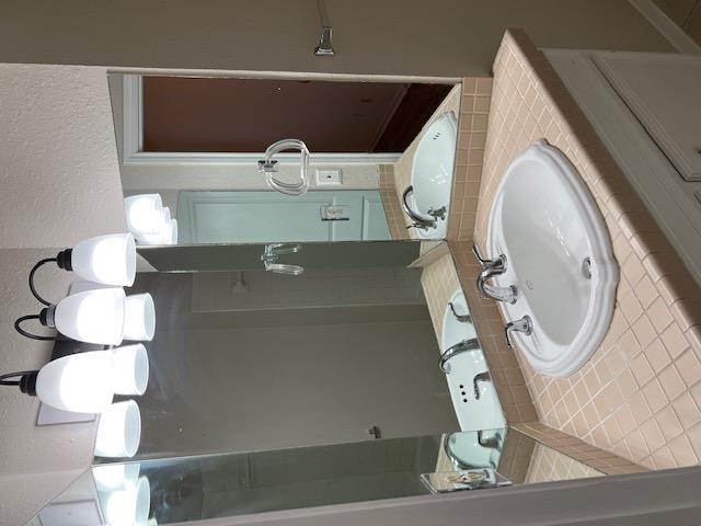 1201 Hazelton St # B, San Marcos, TX 78666