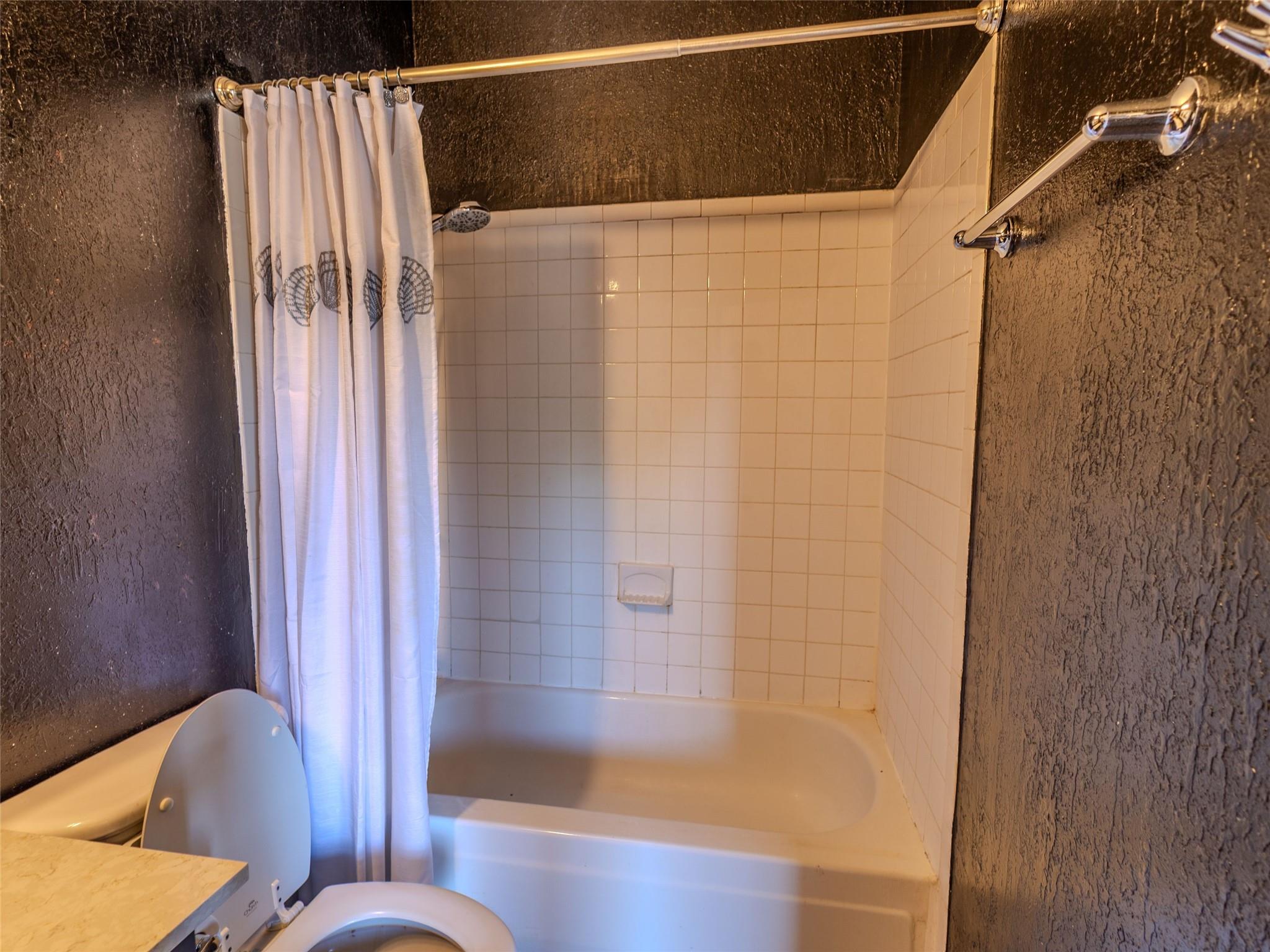 1013 Chestnut St # 4, San Marcos, TX 78666