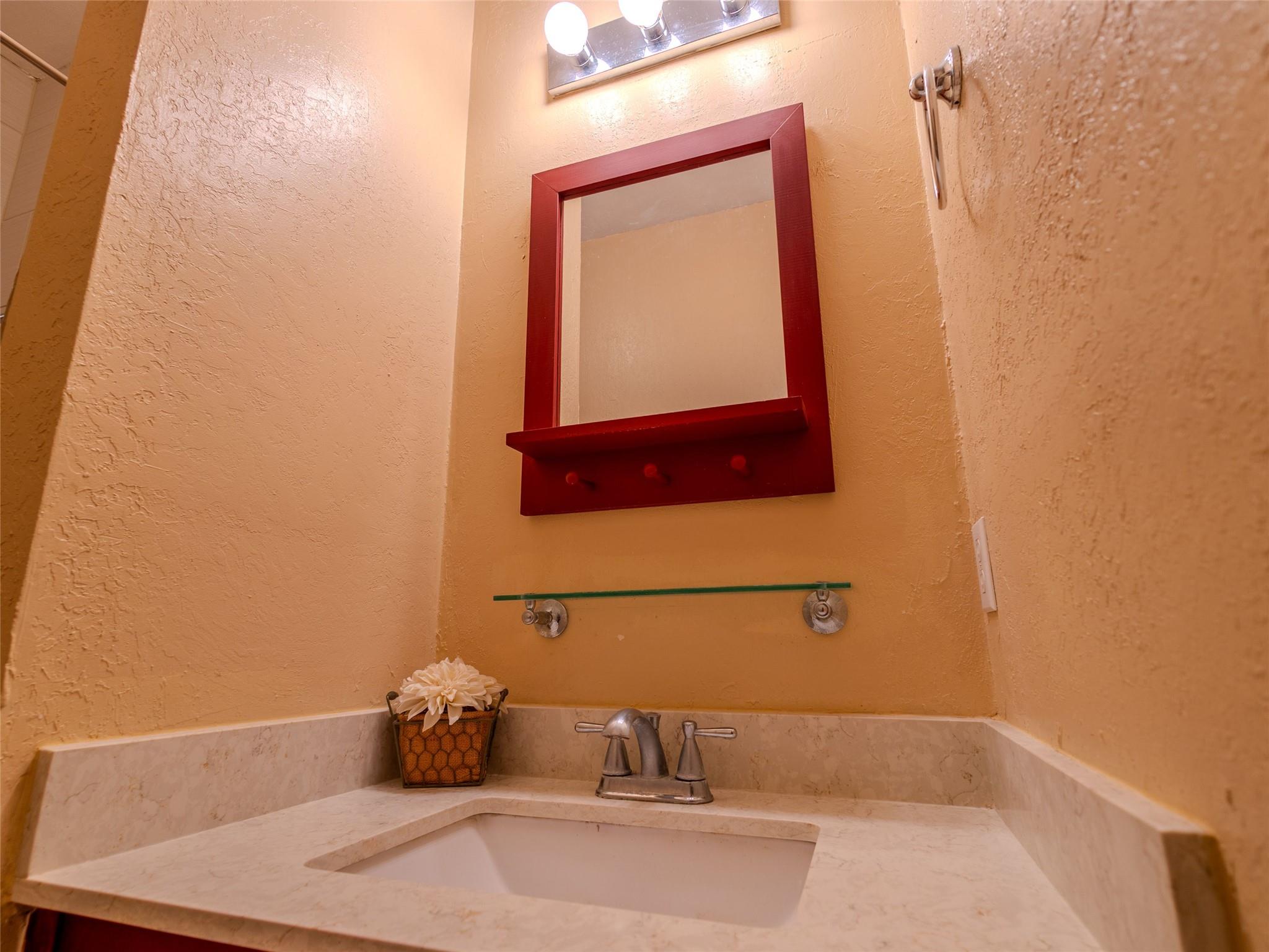 1013 Chestnut St # 4, San Marcos, TX 78666