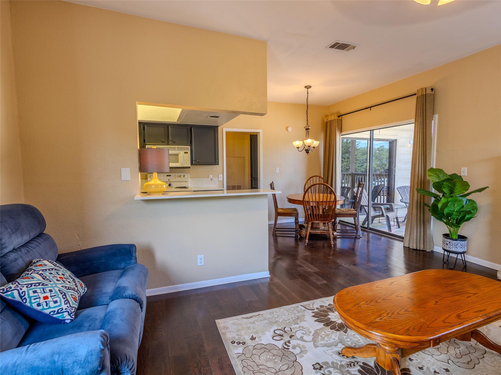 1013 Chestnut St # 4, San Marcos, TX 78666