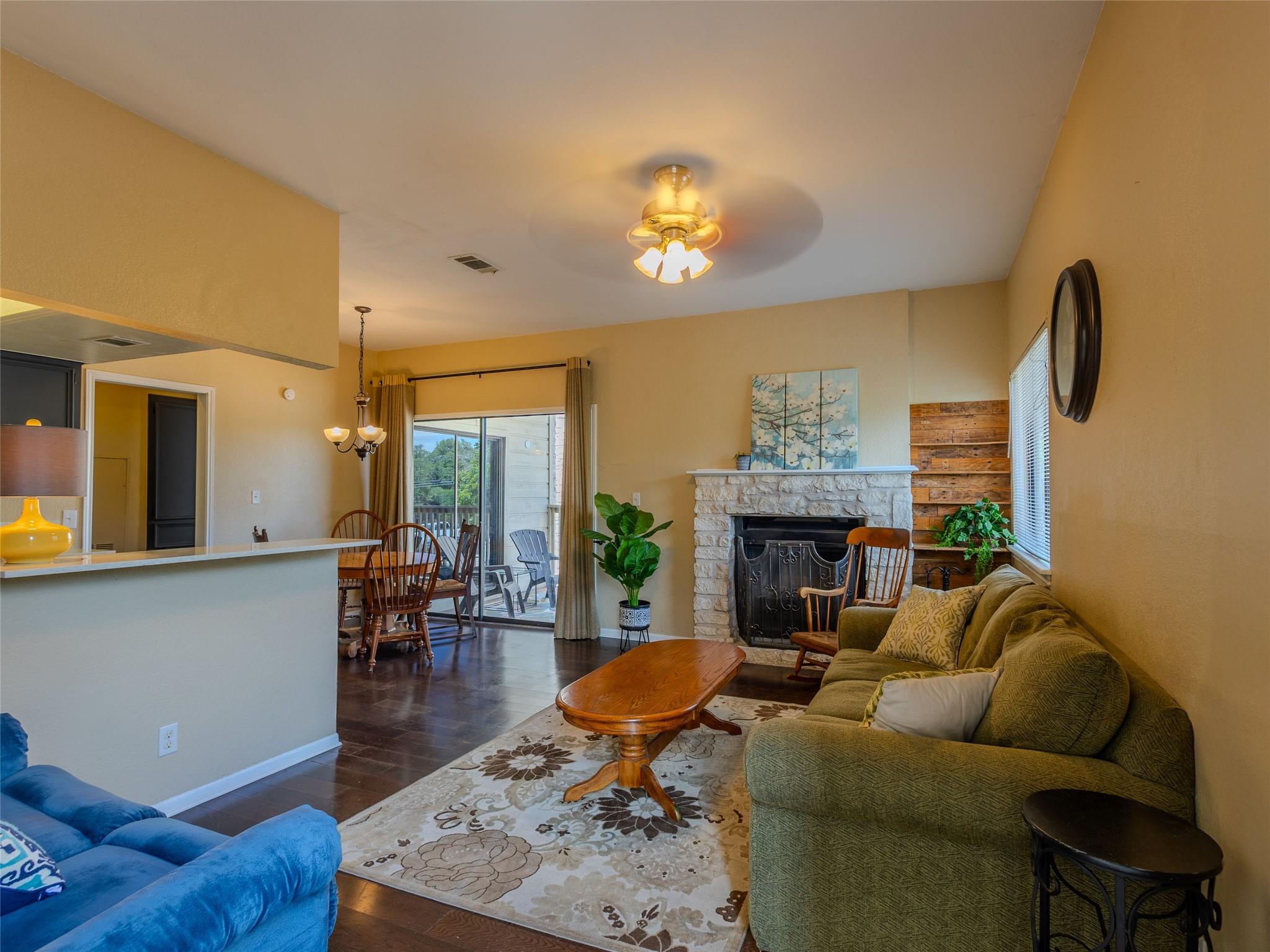 1013 Chestnut St # 4, San Marcos, TX 78666