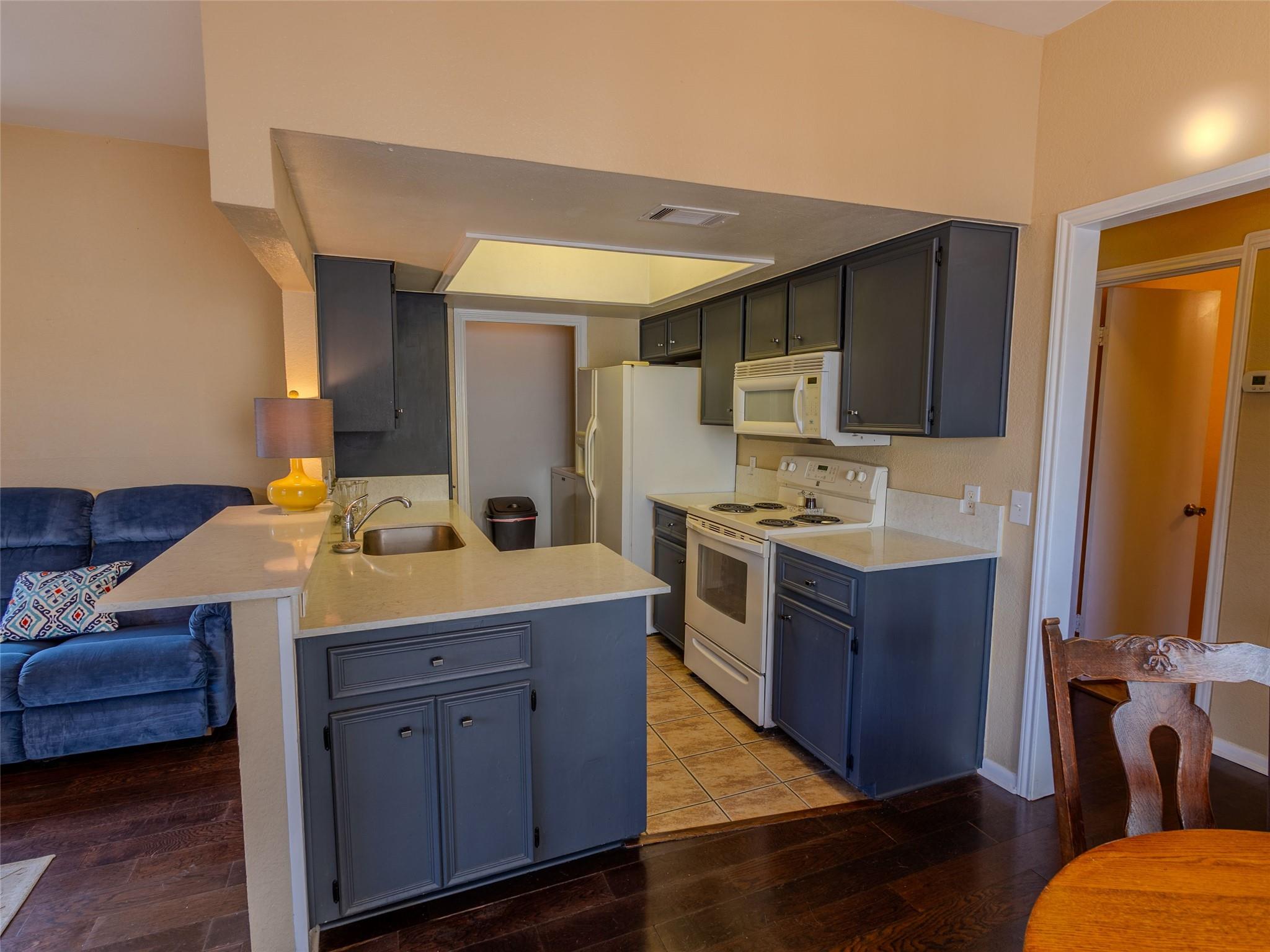 1013 Chestnut St # 4, San Marcos, TX 78666