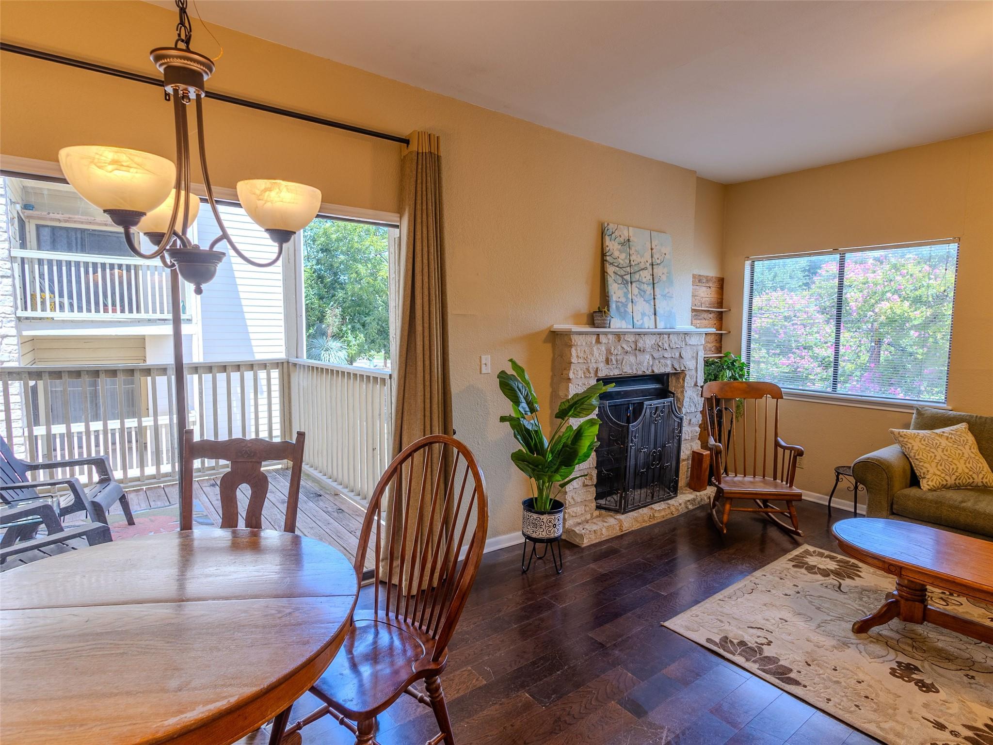 1013 Chestnut St # 4, San Marcos, TX 78666