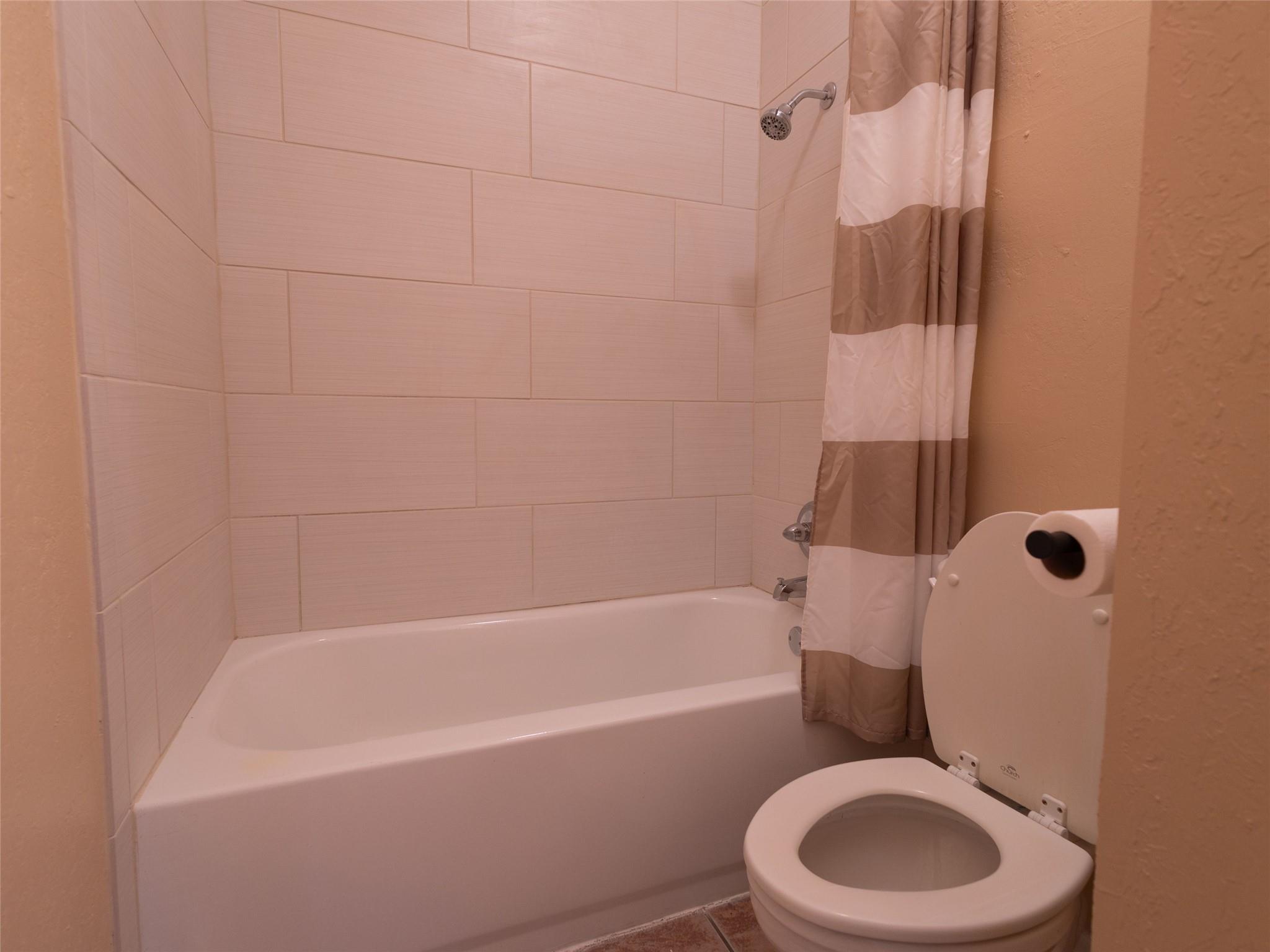 1013 Chestnut St # 4, San Marcos, TX 78666