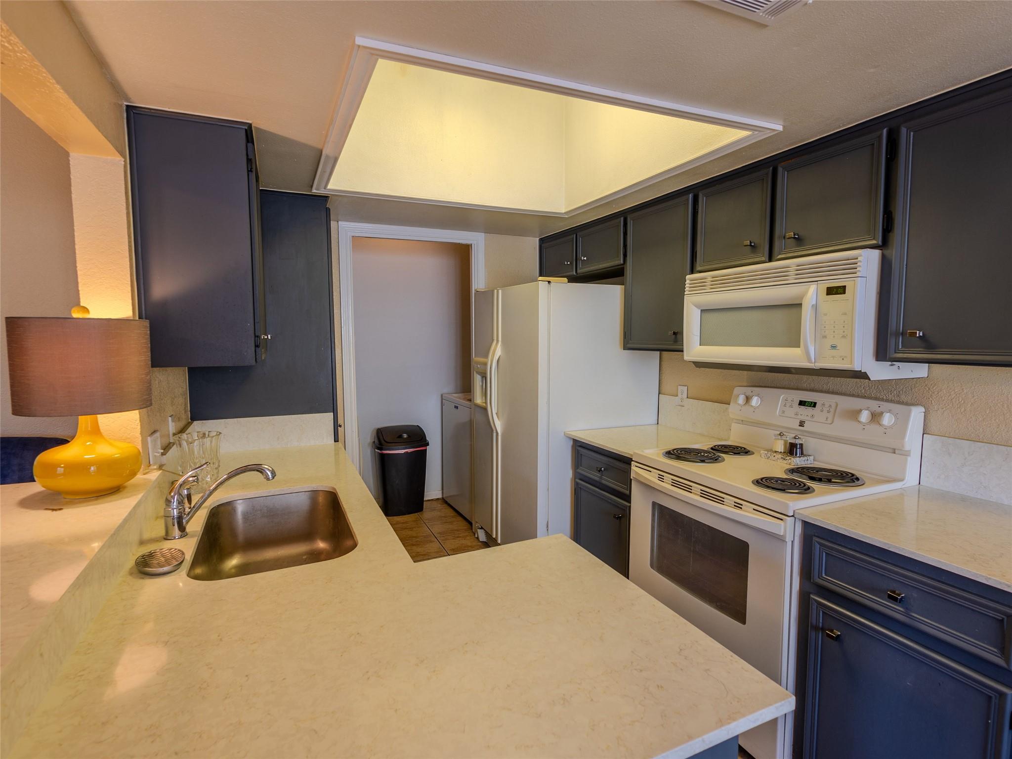 1013 Chestnut St # 4, San Marcos, TX 78666