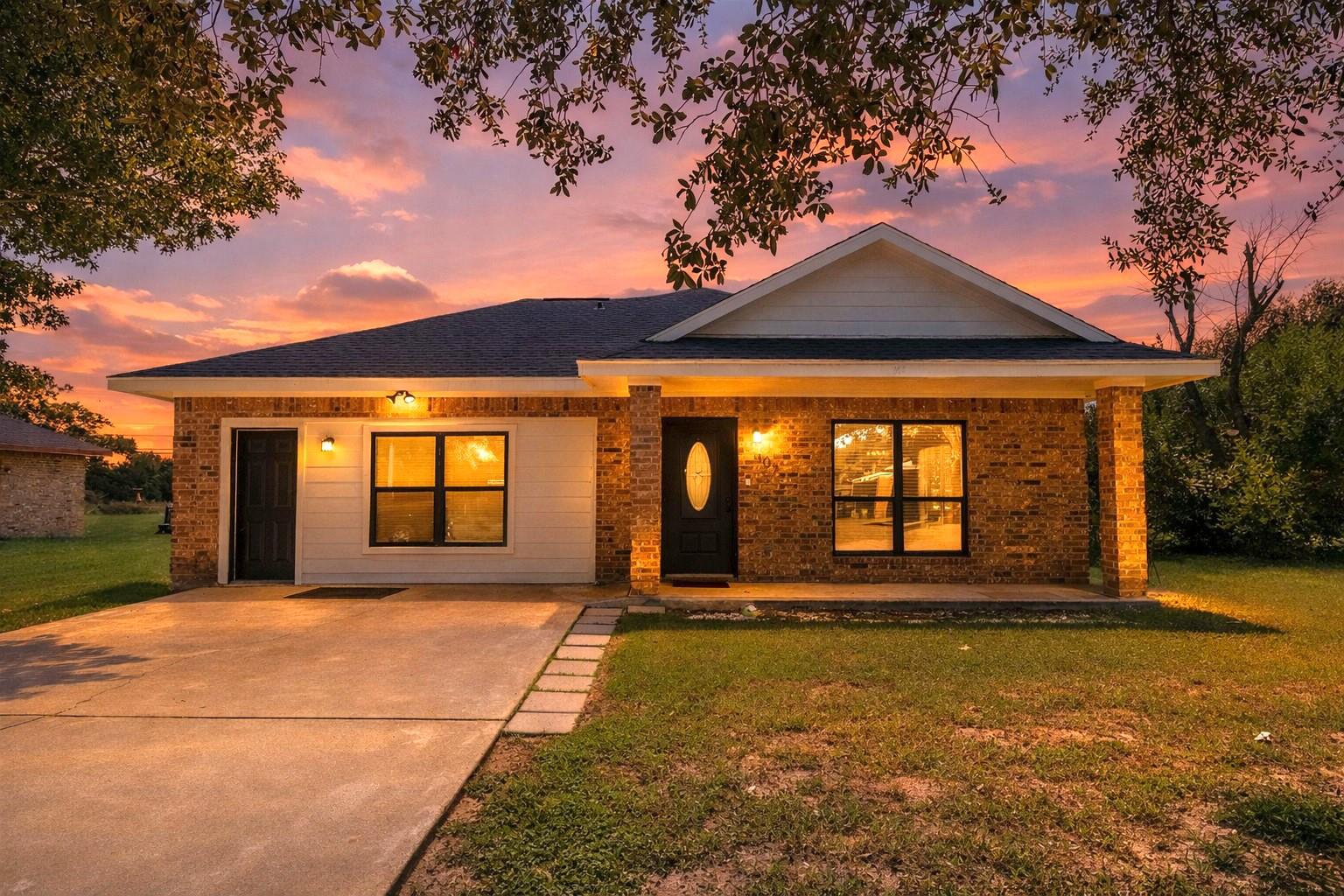 107 Silver Fox, Waco, TX 76705