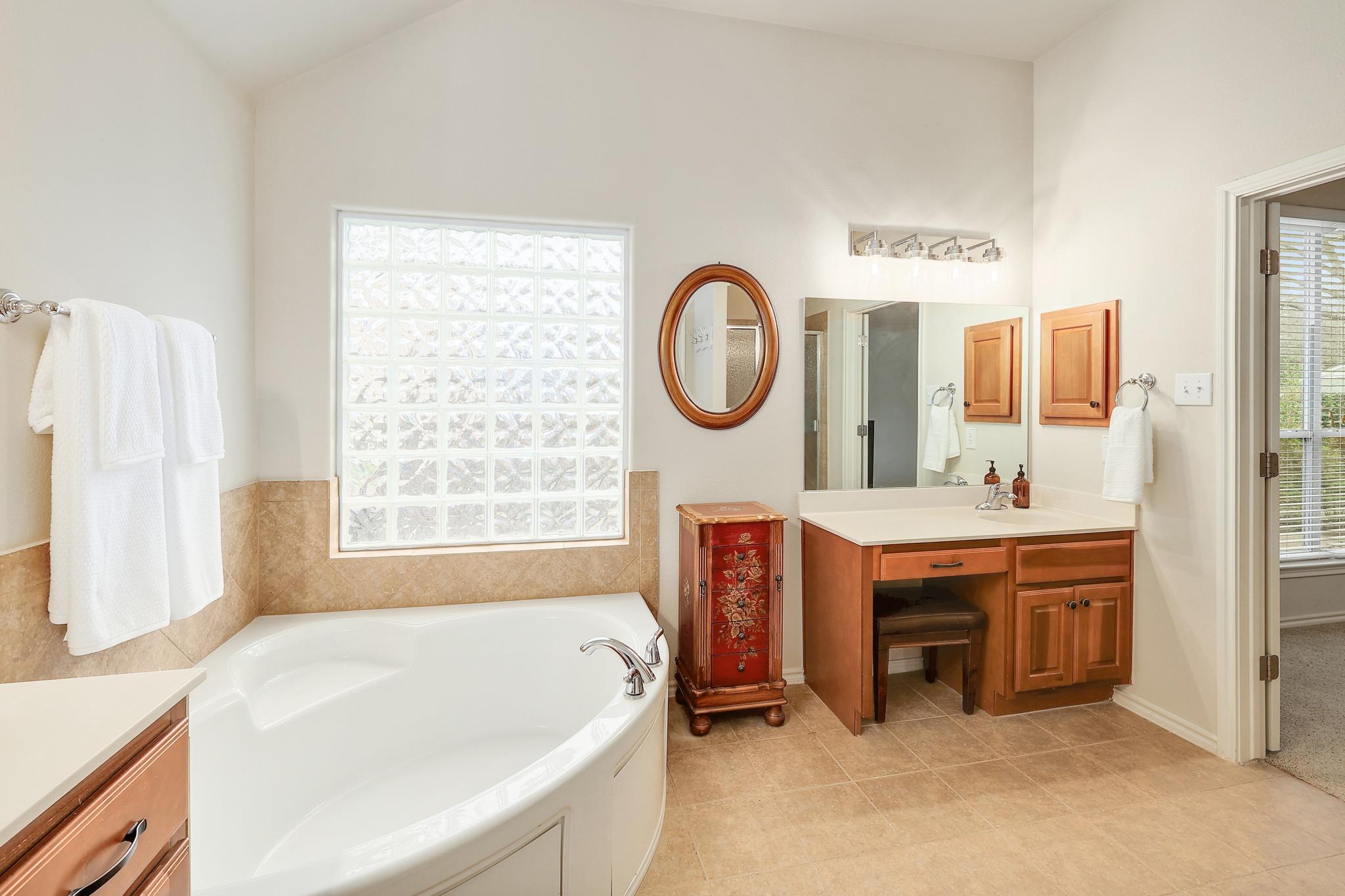 3802 Azur Ln, Round Rock, TX 78681