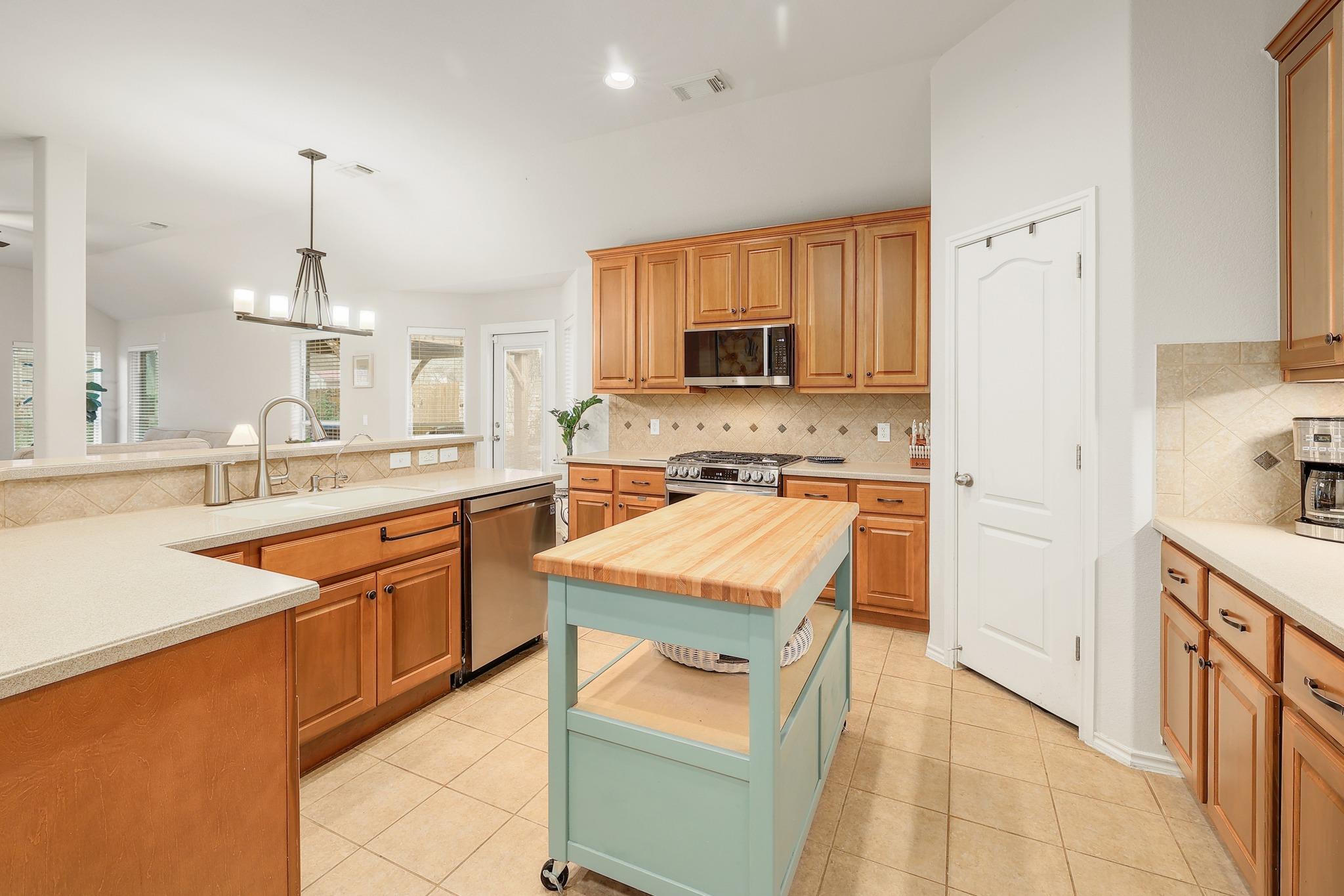 3802 Azur Ln, Round Rock, TX 78681