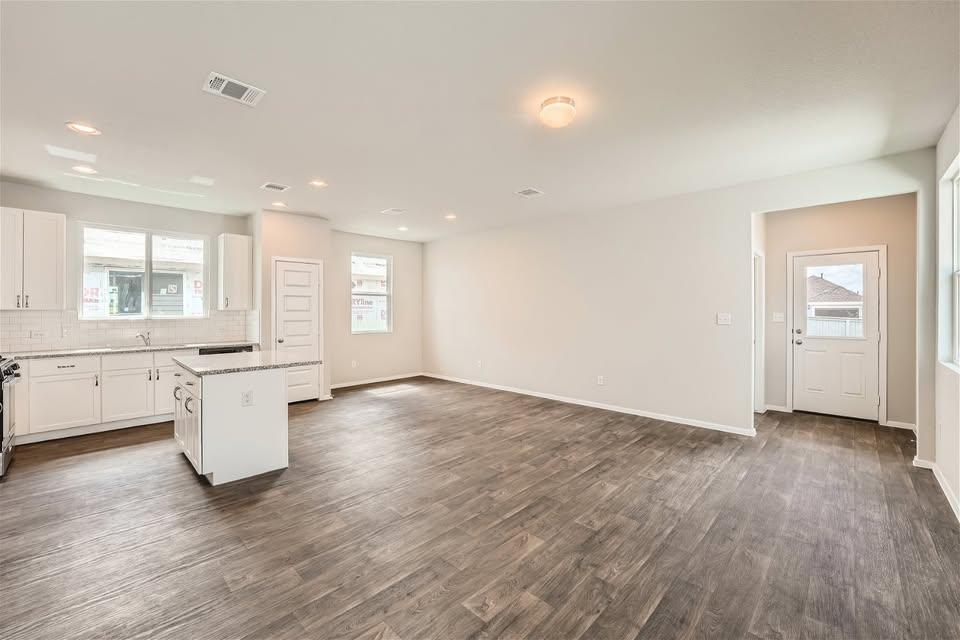 141 Bluestem Dr, Elgin, TX 78621